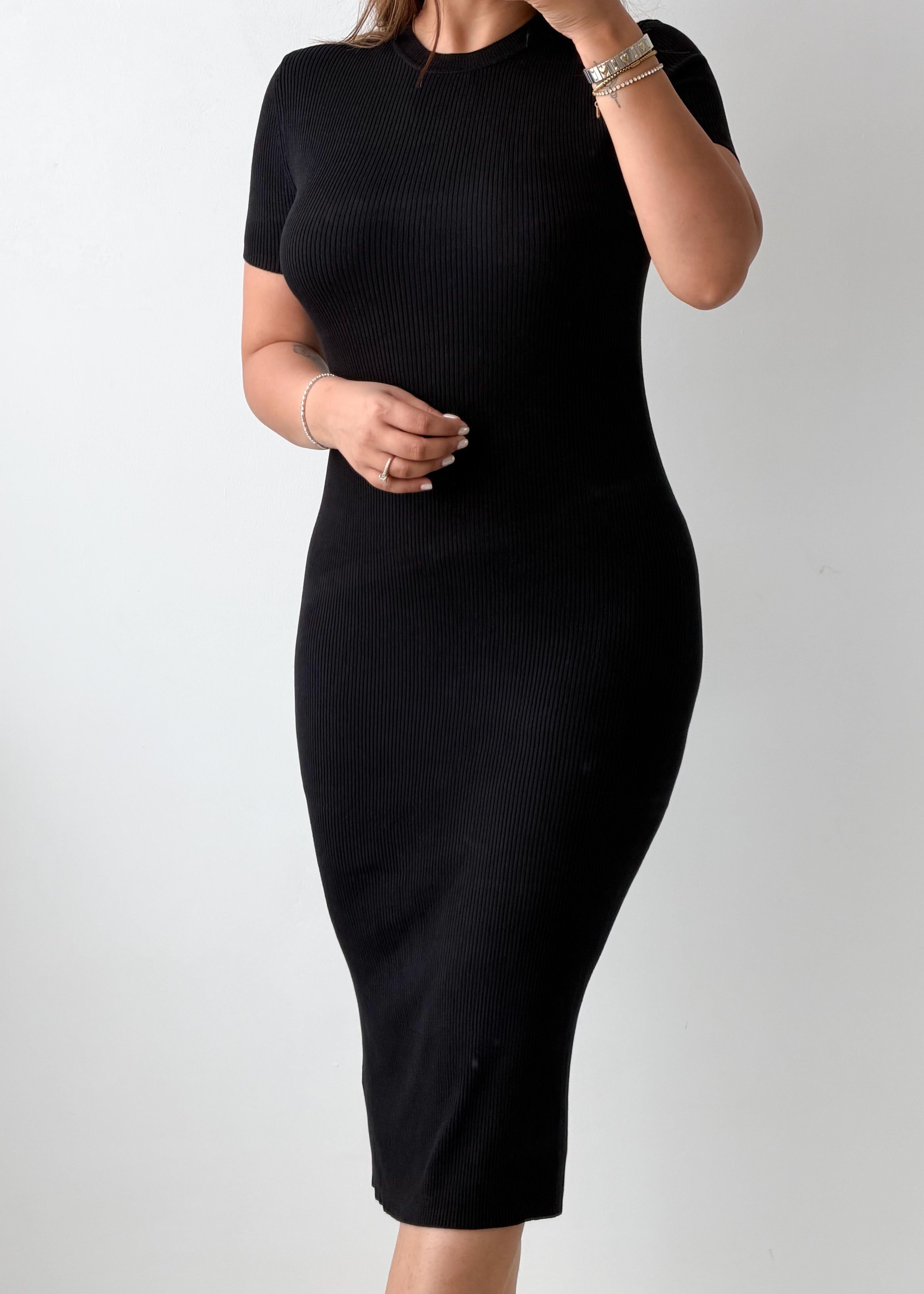 Size M-L Black Ribbed Knit Midi Dress