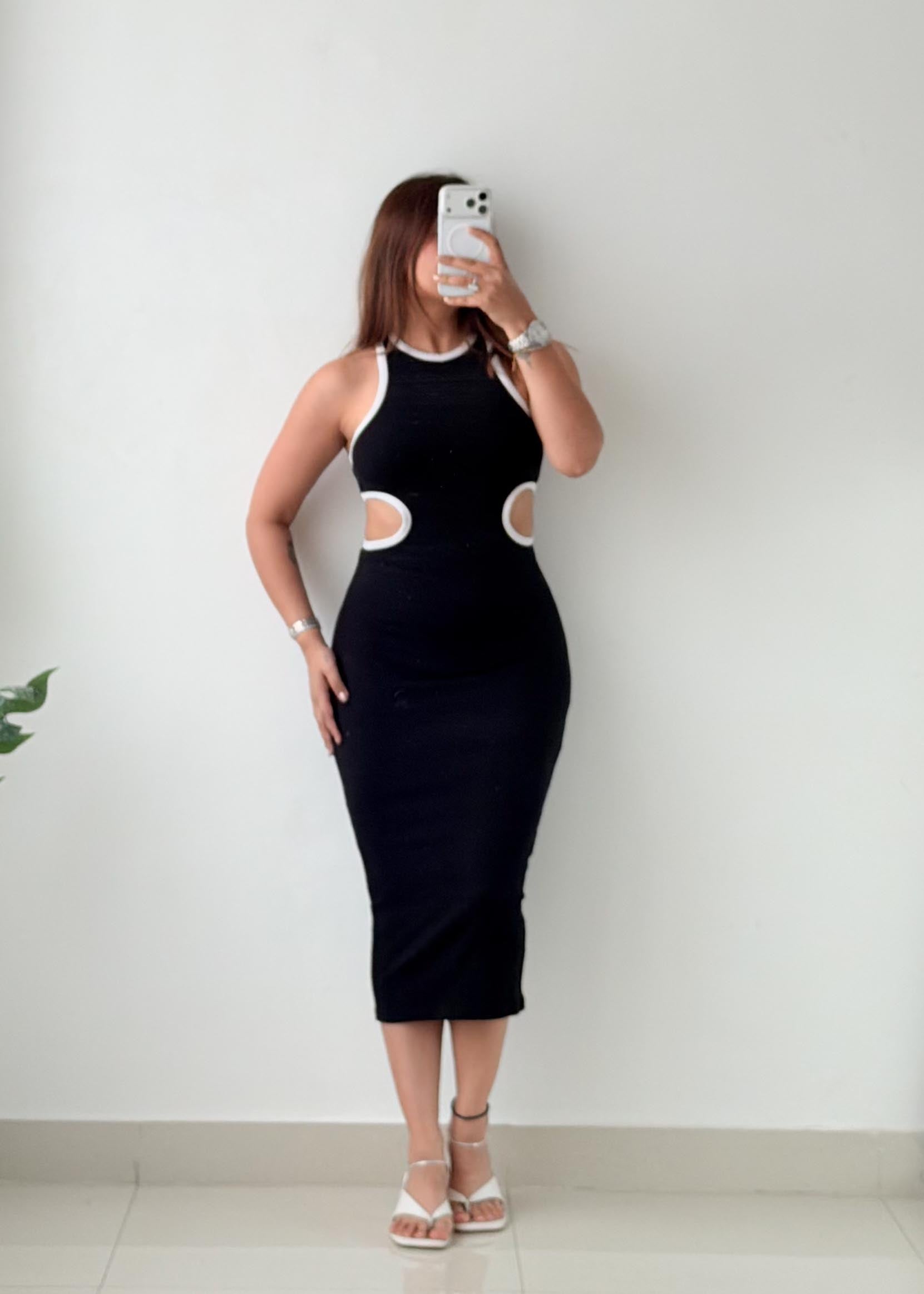 Size S-M Black Contrast Cut-Out Knit Midi Dress
