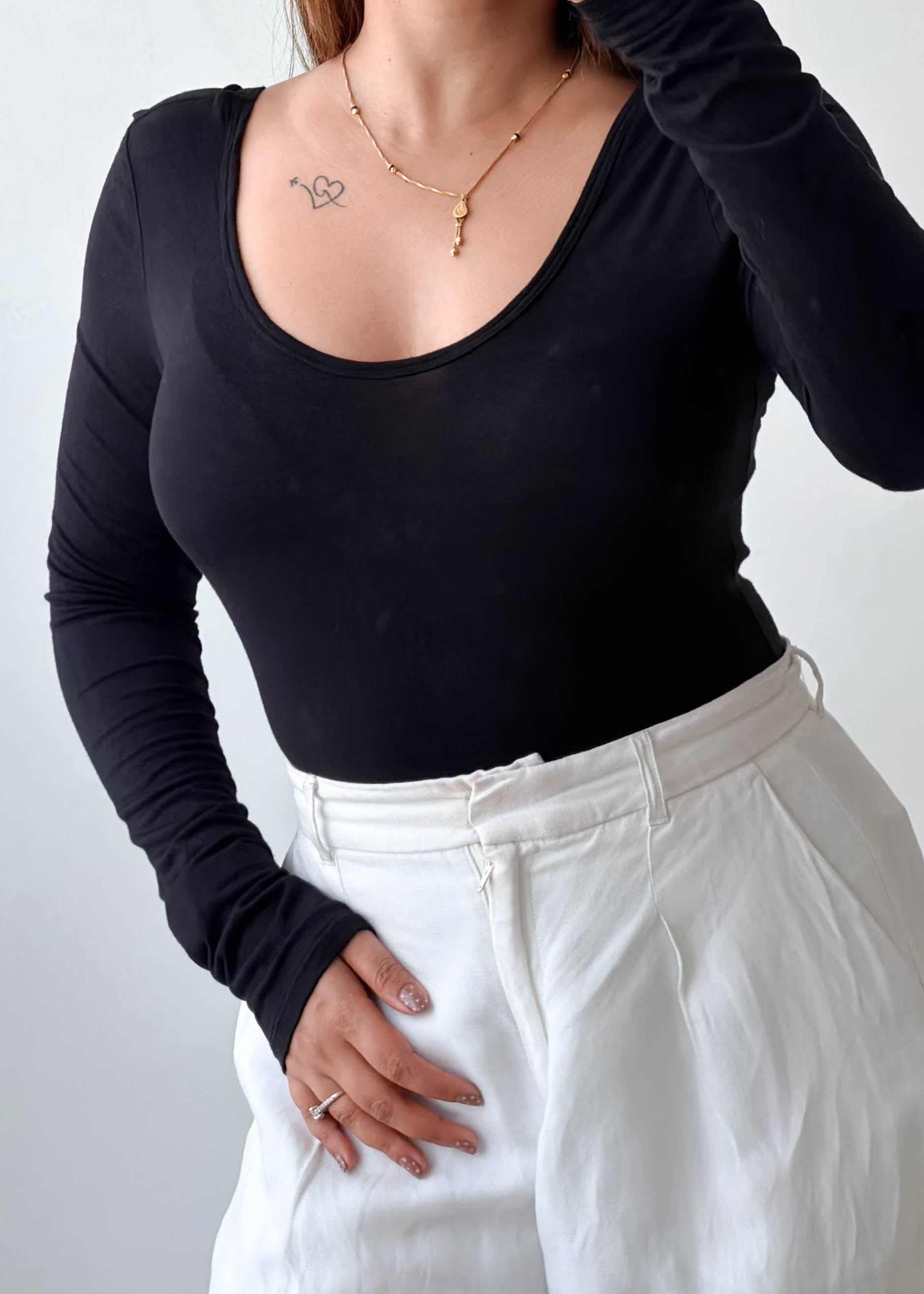 Size M-L Black Scoop Neck Bodysuit