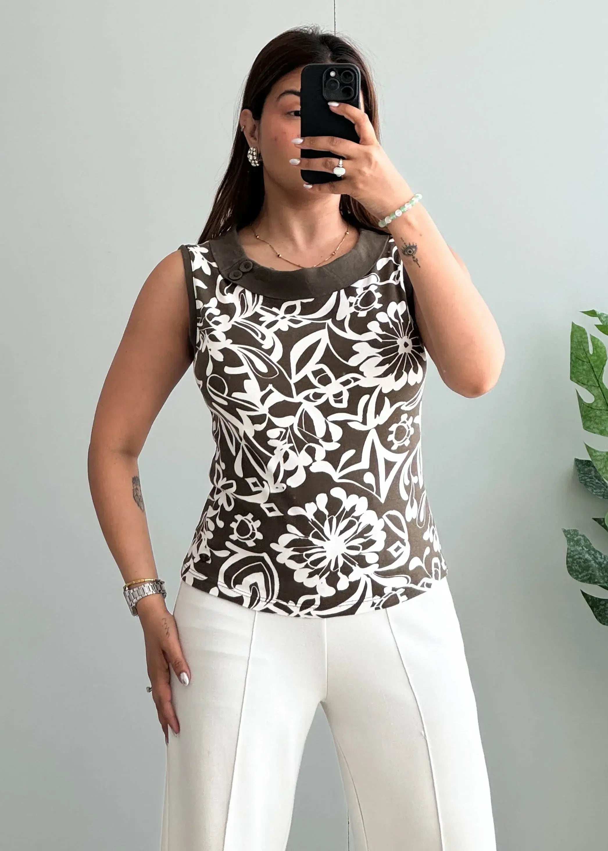 Size XS-S, Green Floral Print Structured Neckline Top - Closet by Payal