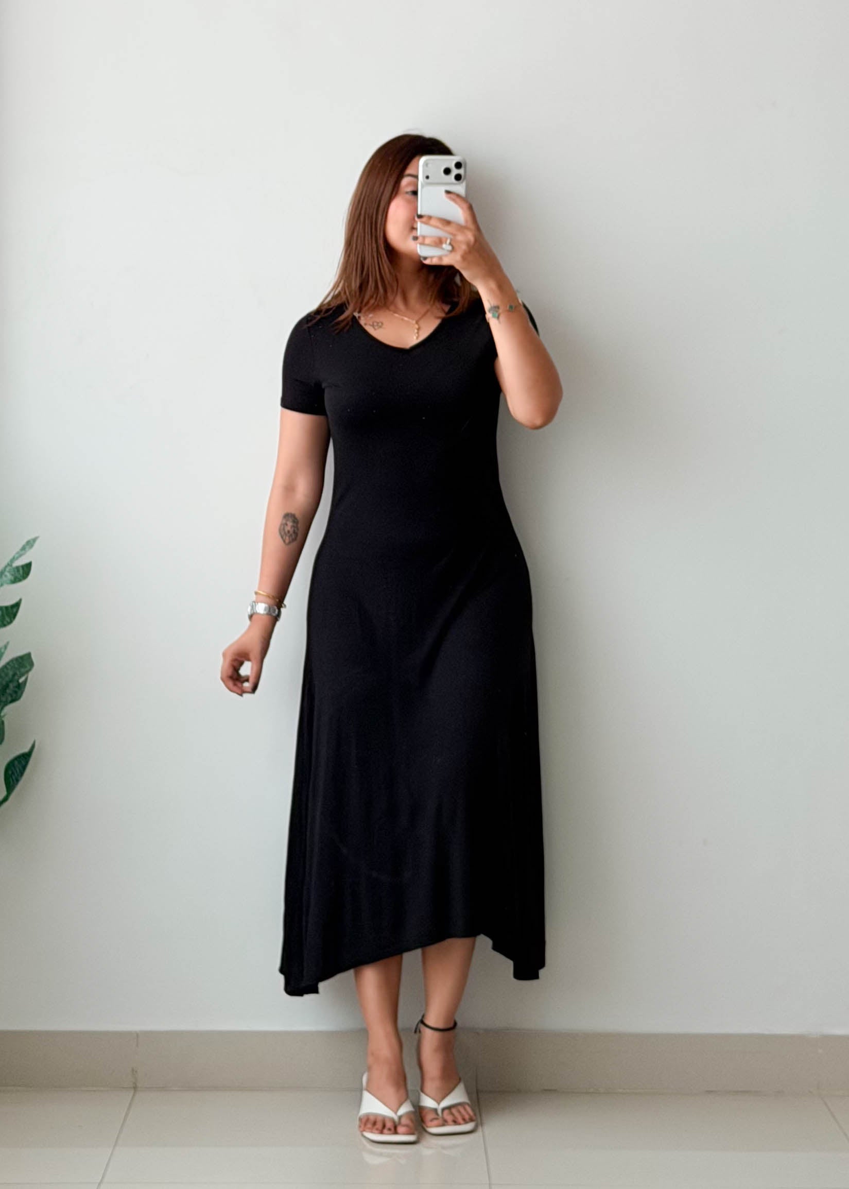 Size S-M Black V-Neck Flared Maxi Dress