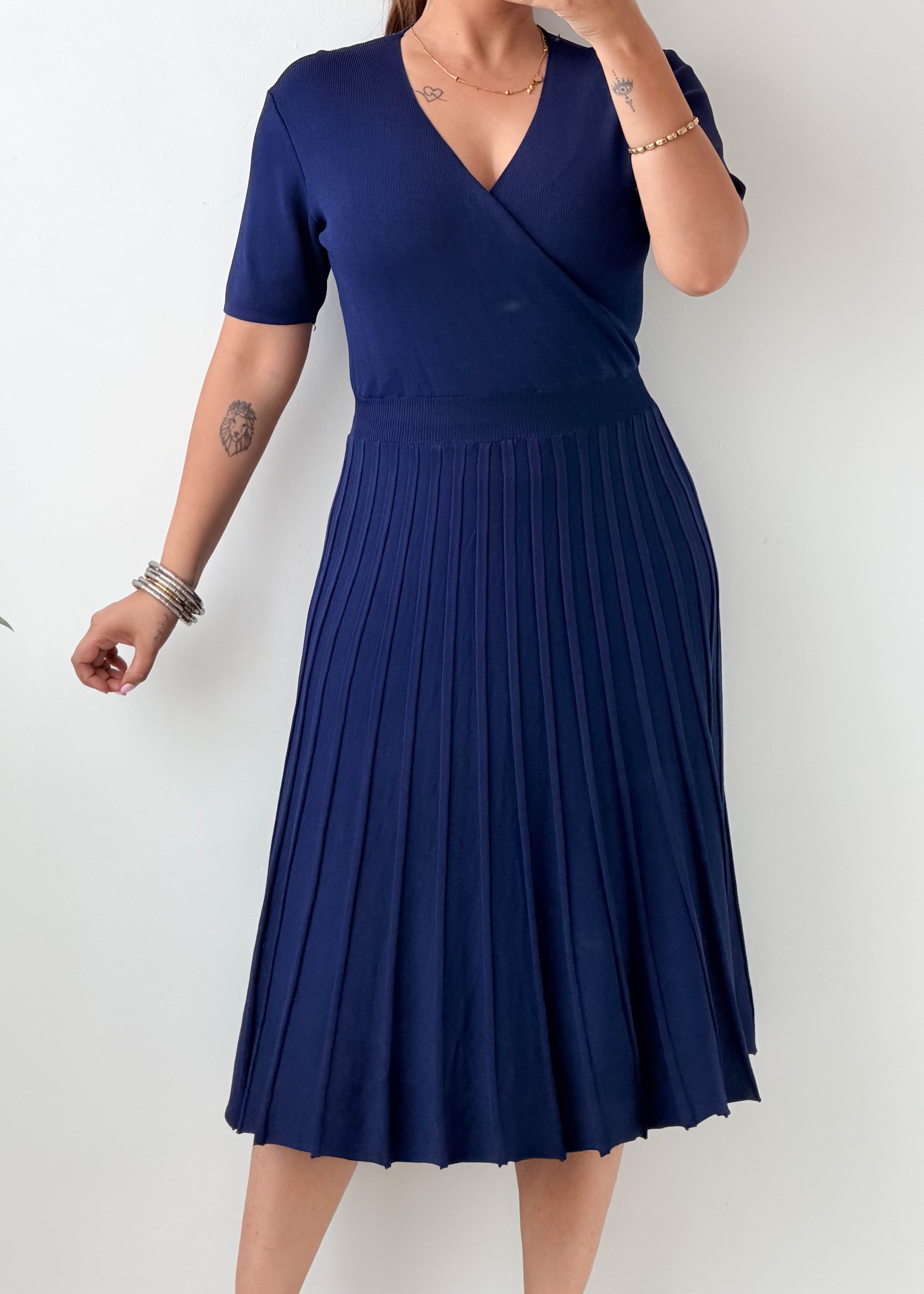 Size M-L Navy Pleated Wrap Knit Midi Dress