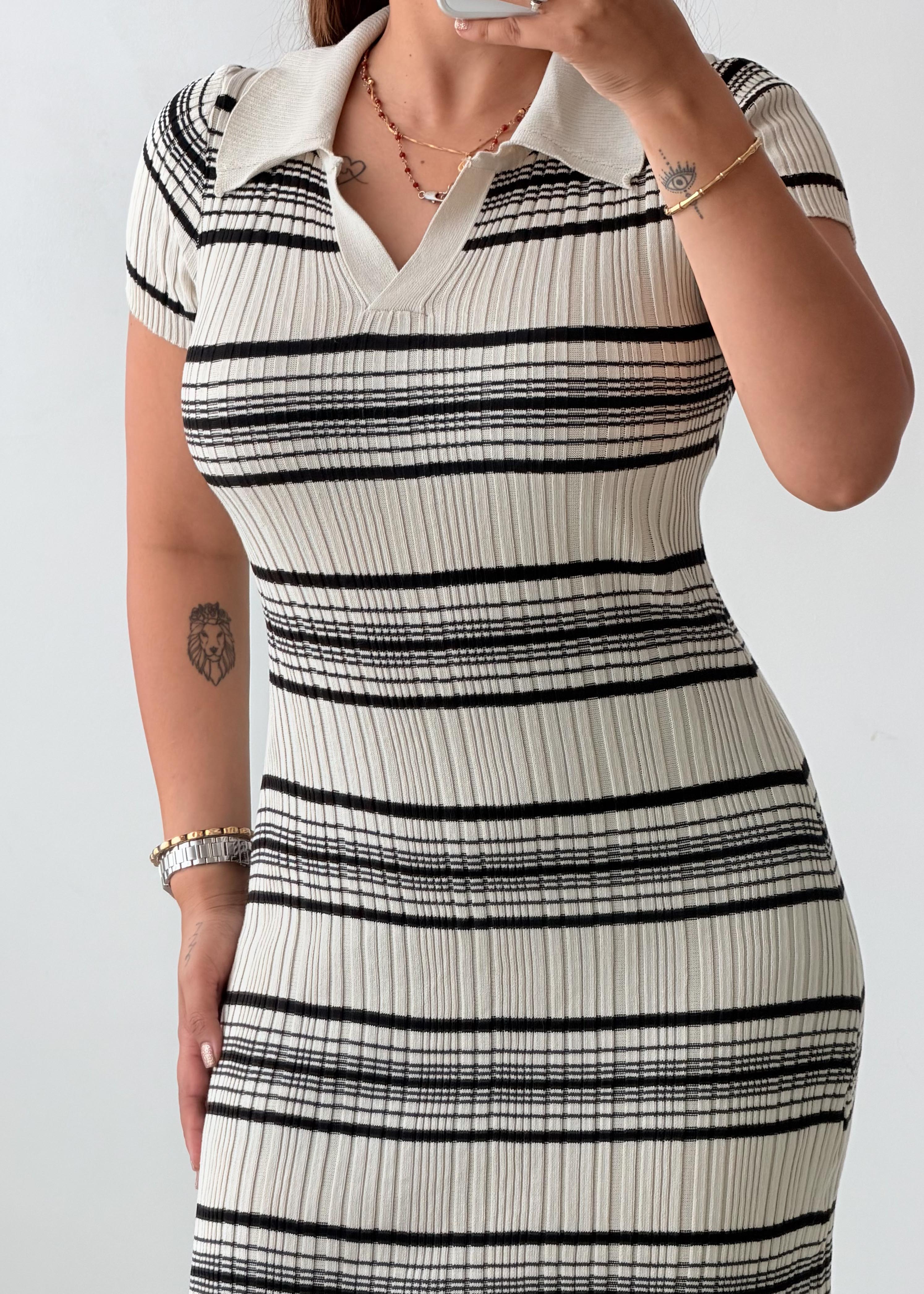 Size S-M White Stripe Collared Knit Midi Dress