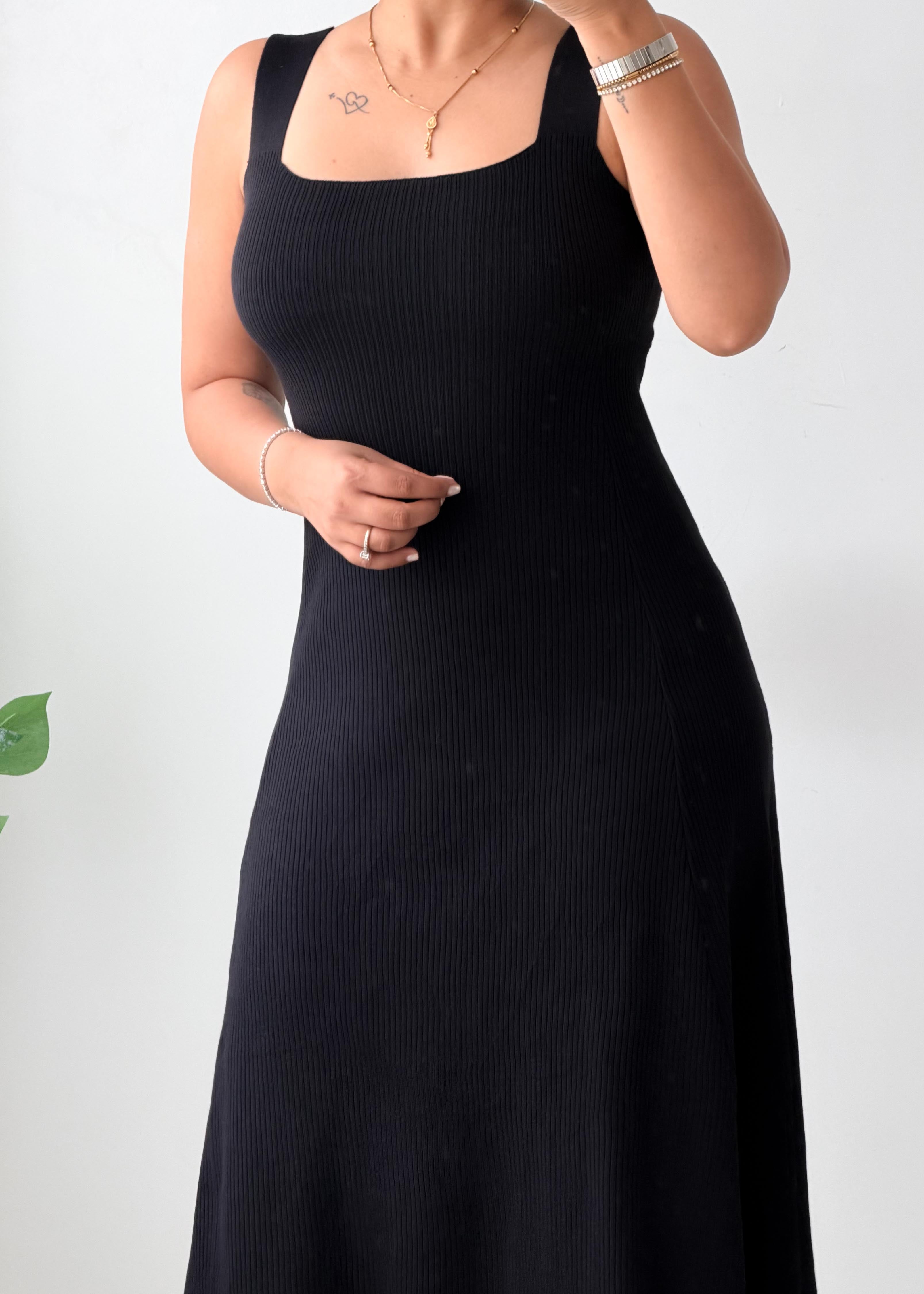 Size S-M Black Ribbed Flare Midi Dress