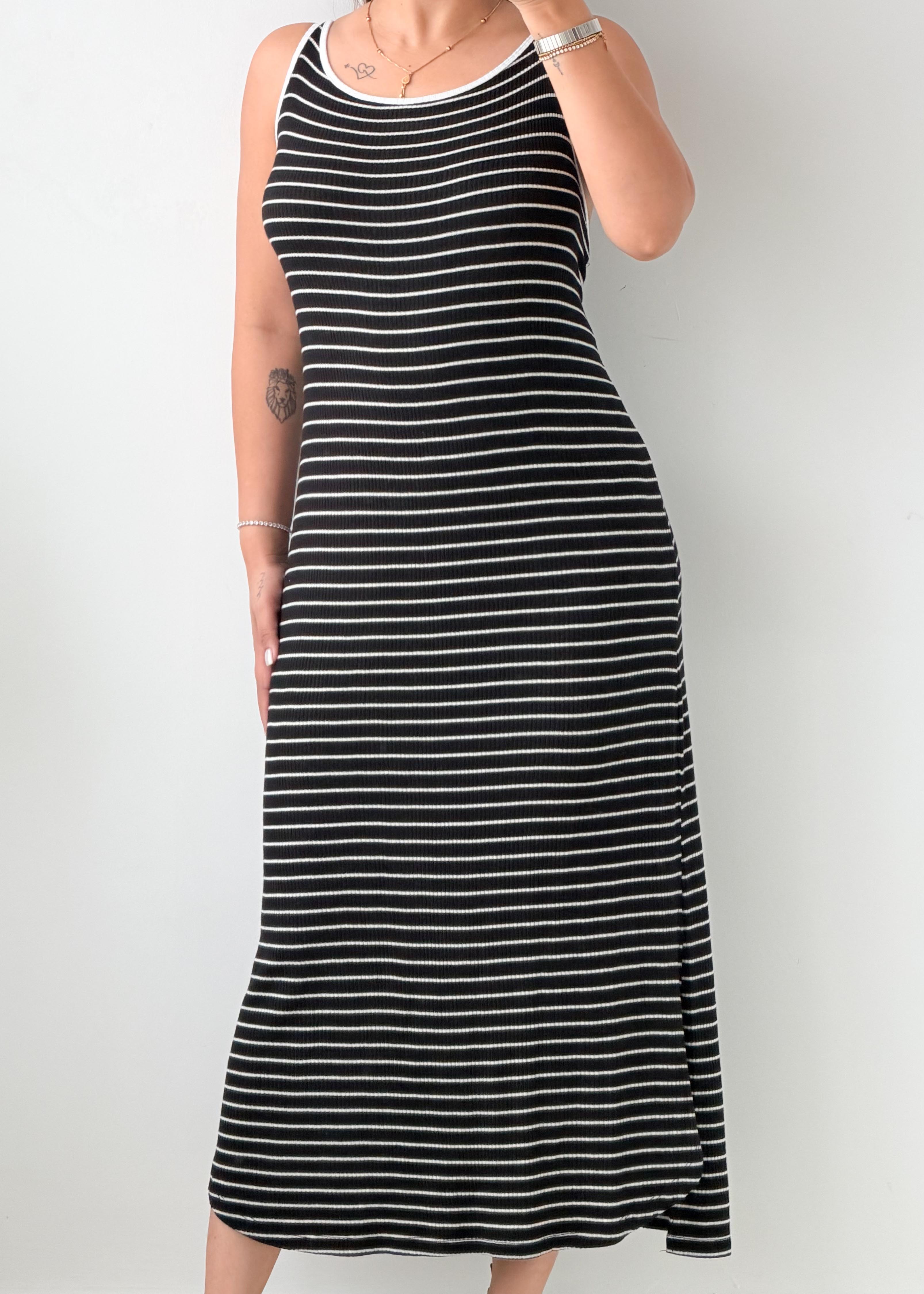 Size M-L Black & White Striped Knit Maxi Dress