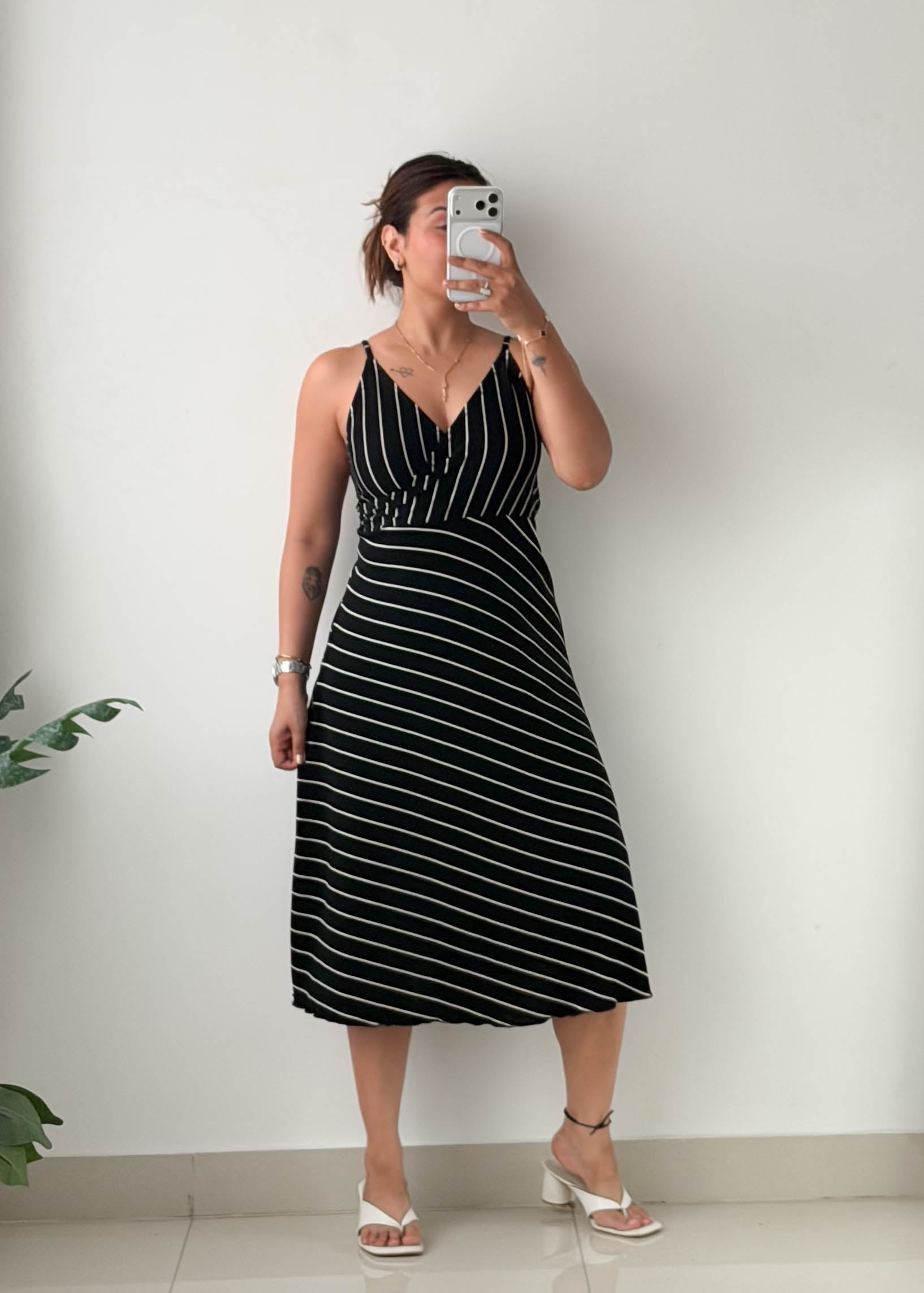 Size L-XL Black Striped Knit Wrap Midi Dress