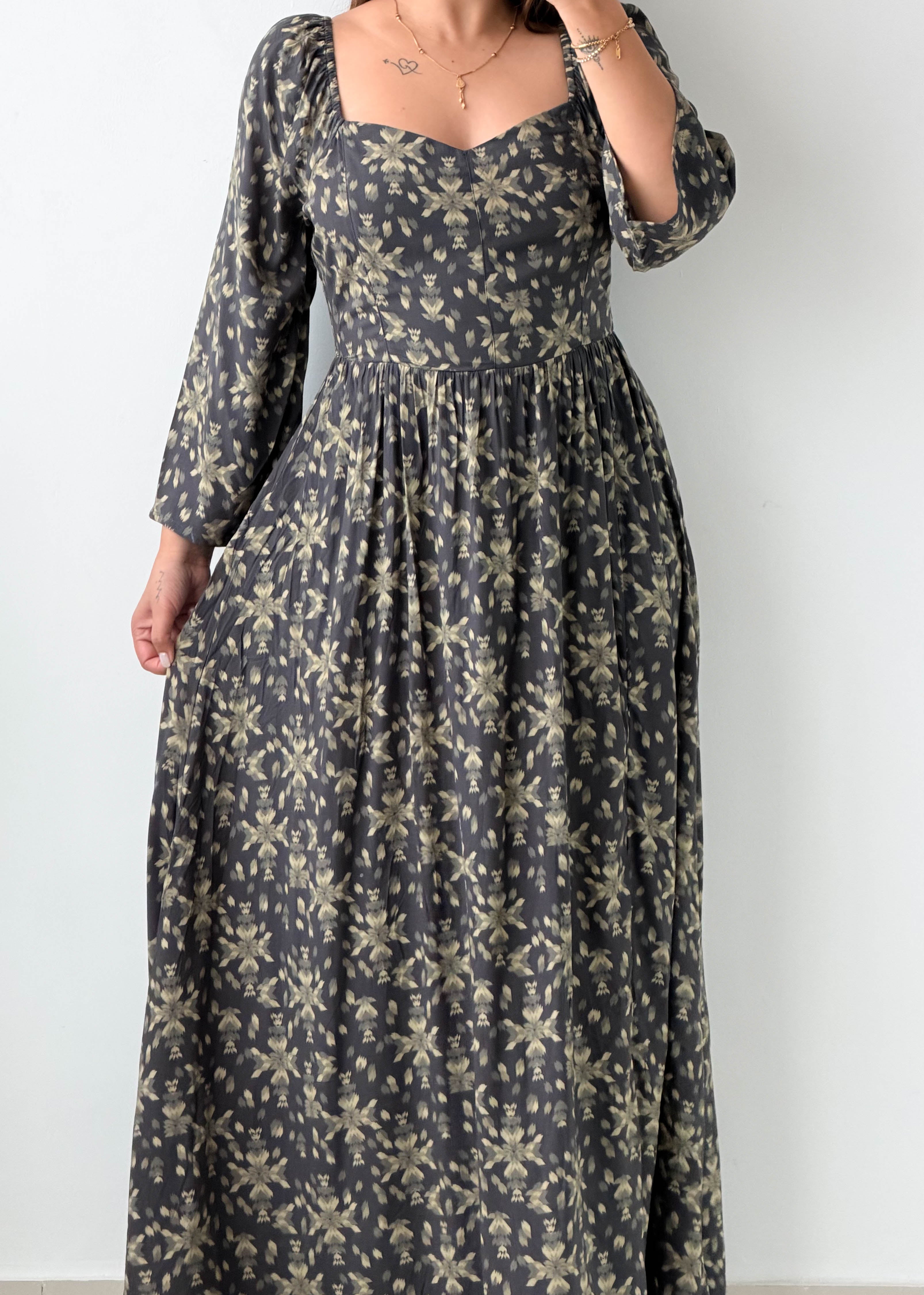 Size S-M Black Floral Printed Midi Dress