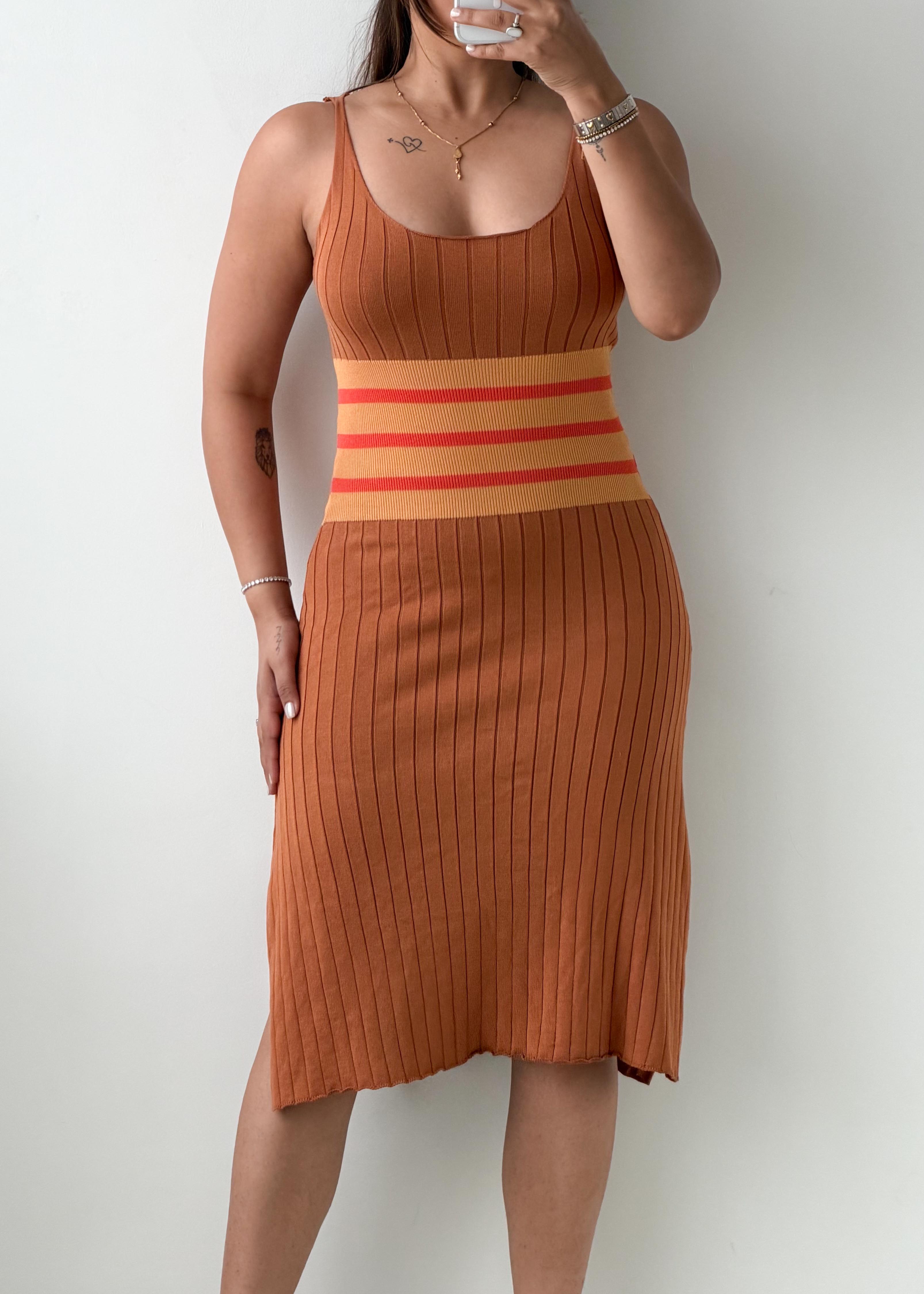 Size M-L Camel Colorblock Ribbed Knit Midi Dress