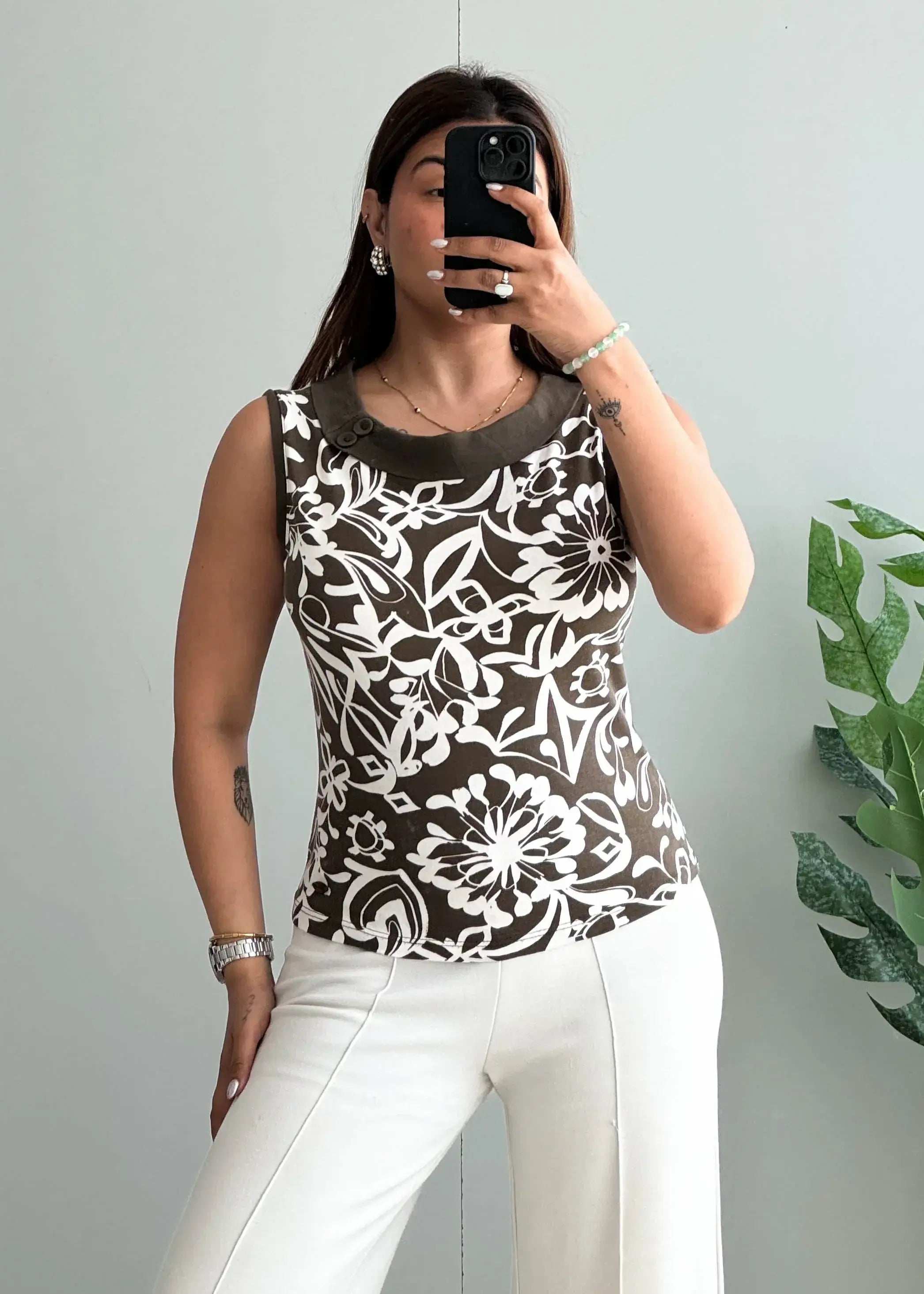 Size XS-S, Green Floral Print Structured Neckline Top - Closet by Payal