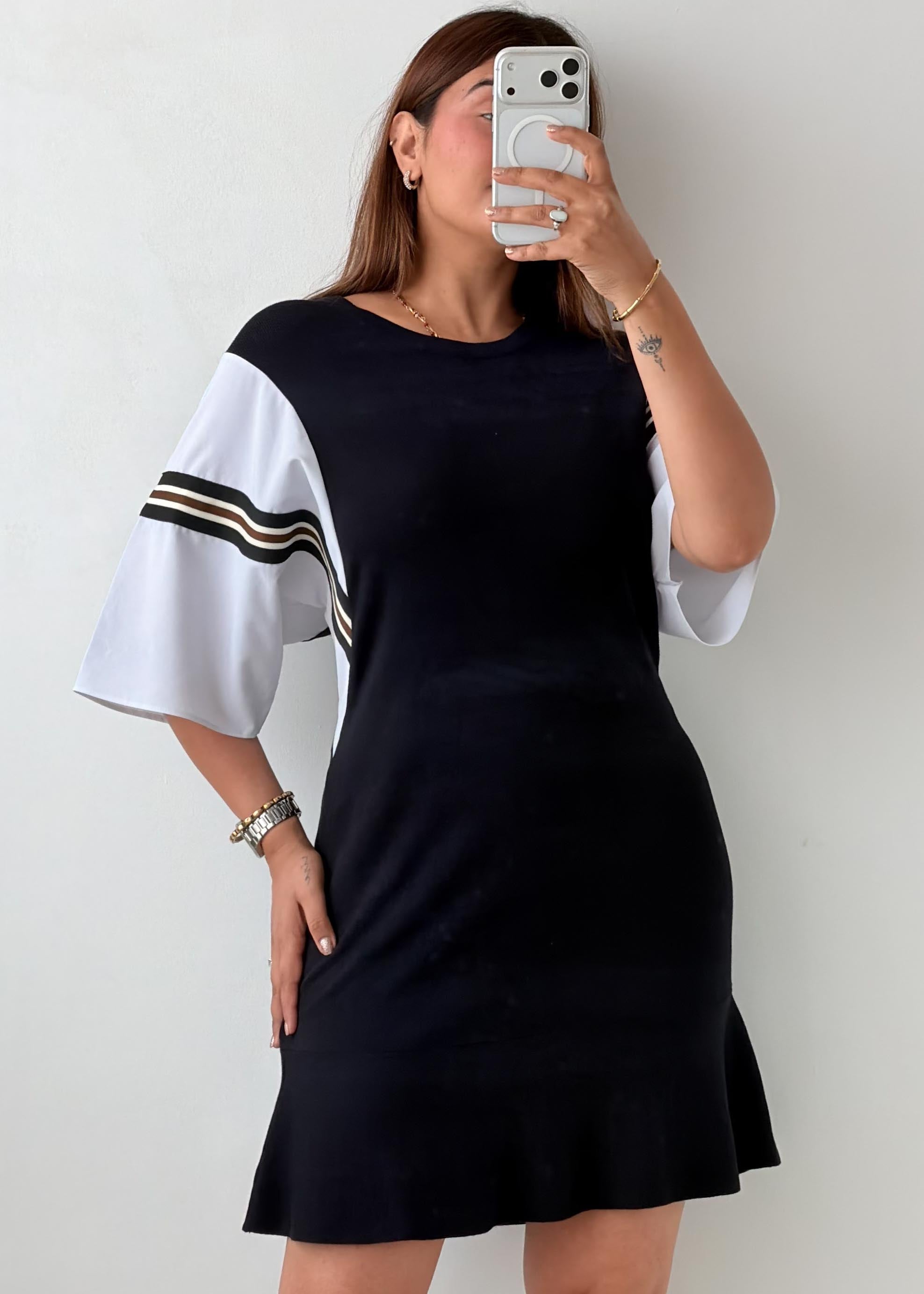 Size M-L Black Bell Sleeve Knit Mini Dress