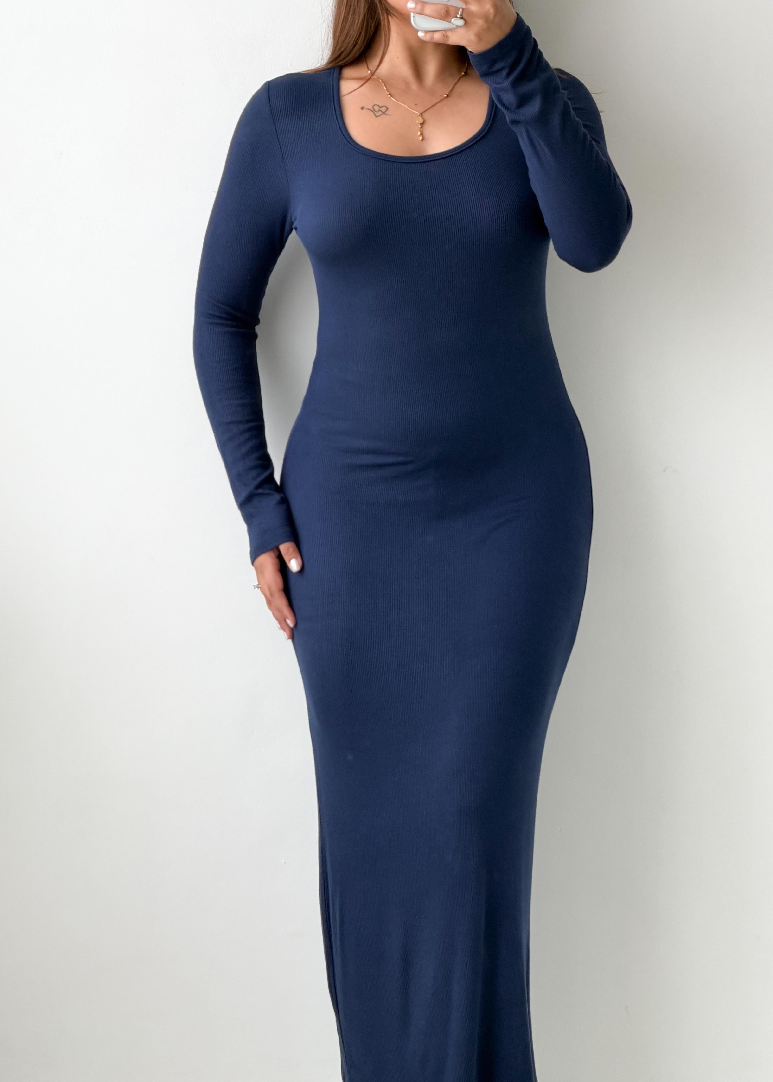 Size M-L Navy Ribbed Knit Maxi Dress
