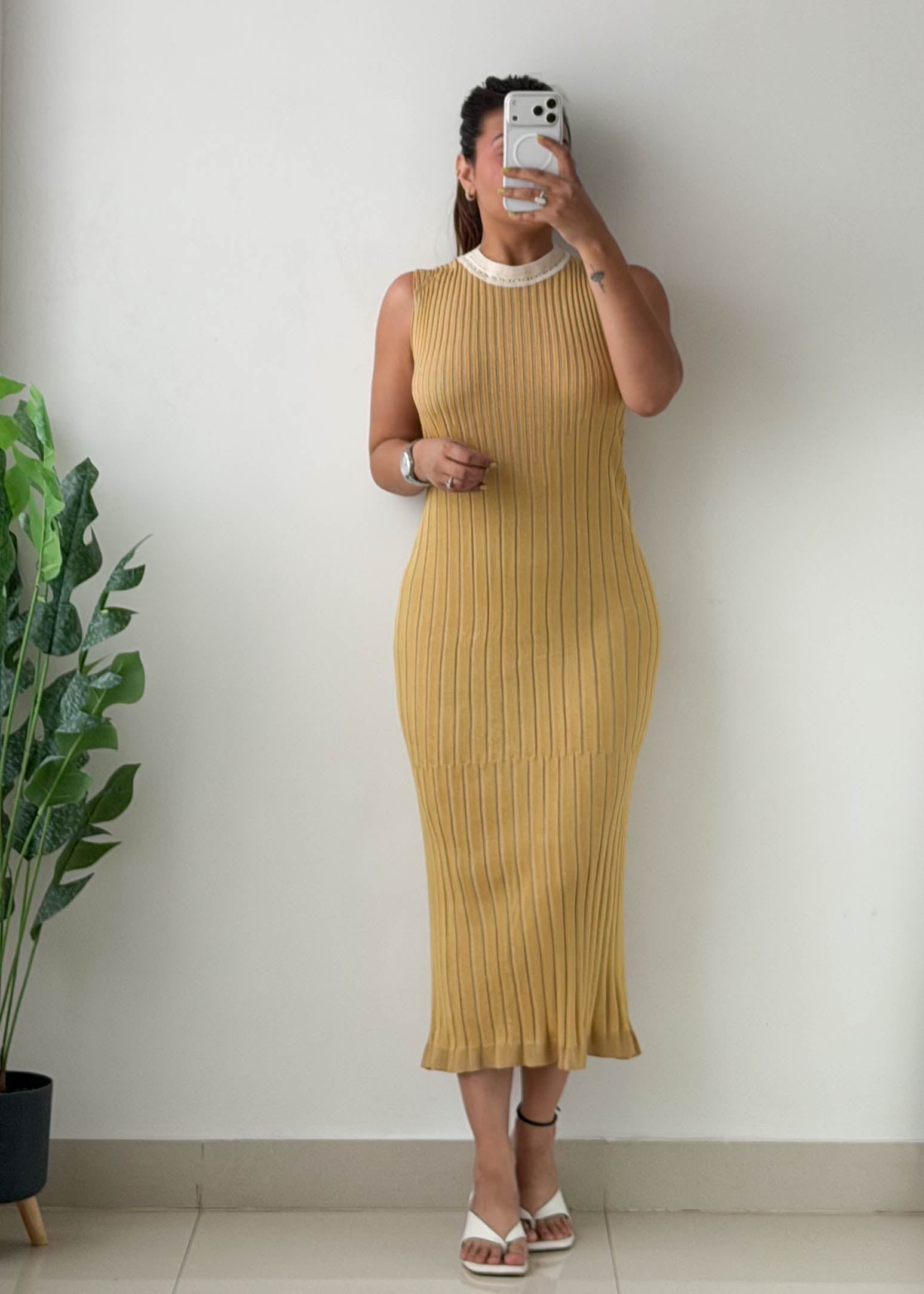 M-L Mustard Ribbed Knit Maxi Dress