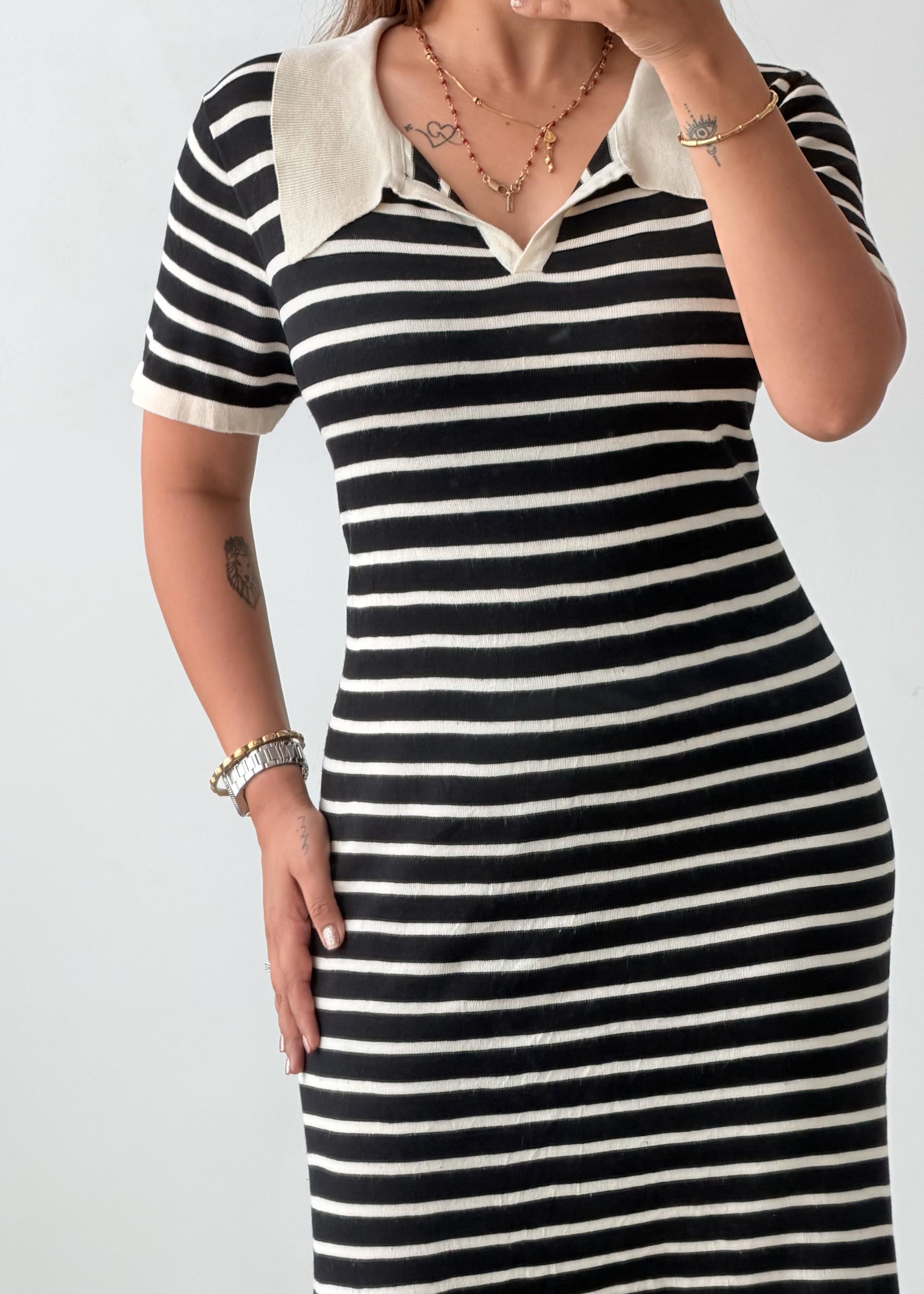 Size L-XL Black & White Striped Collared Knit Maxi Dress