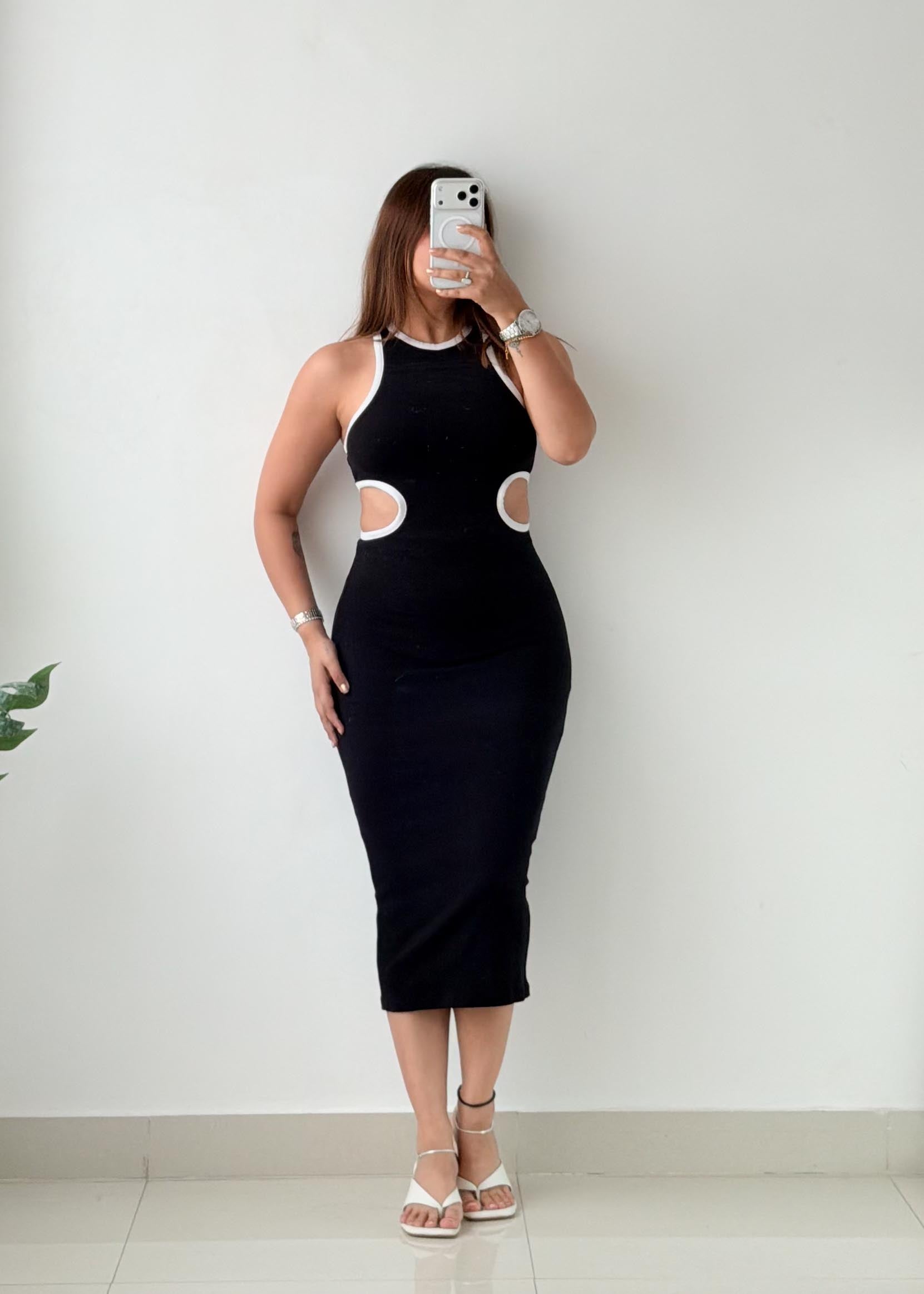 Size S-M Black Contrast Cut-Out Knit Midi Dress