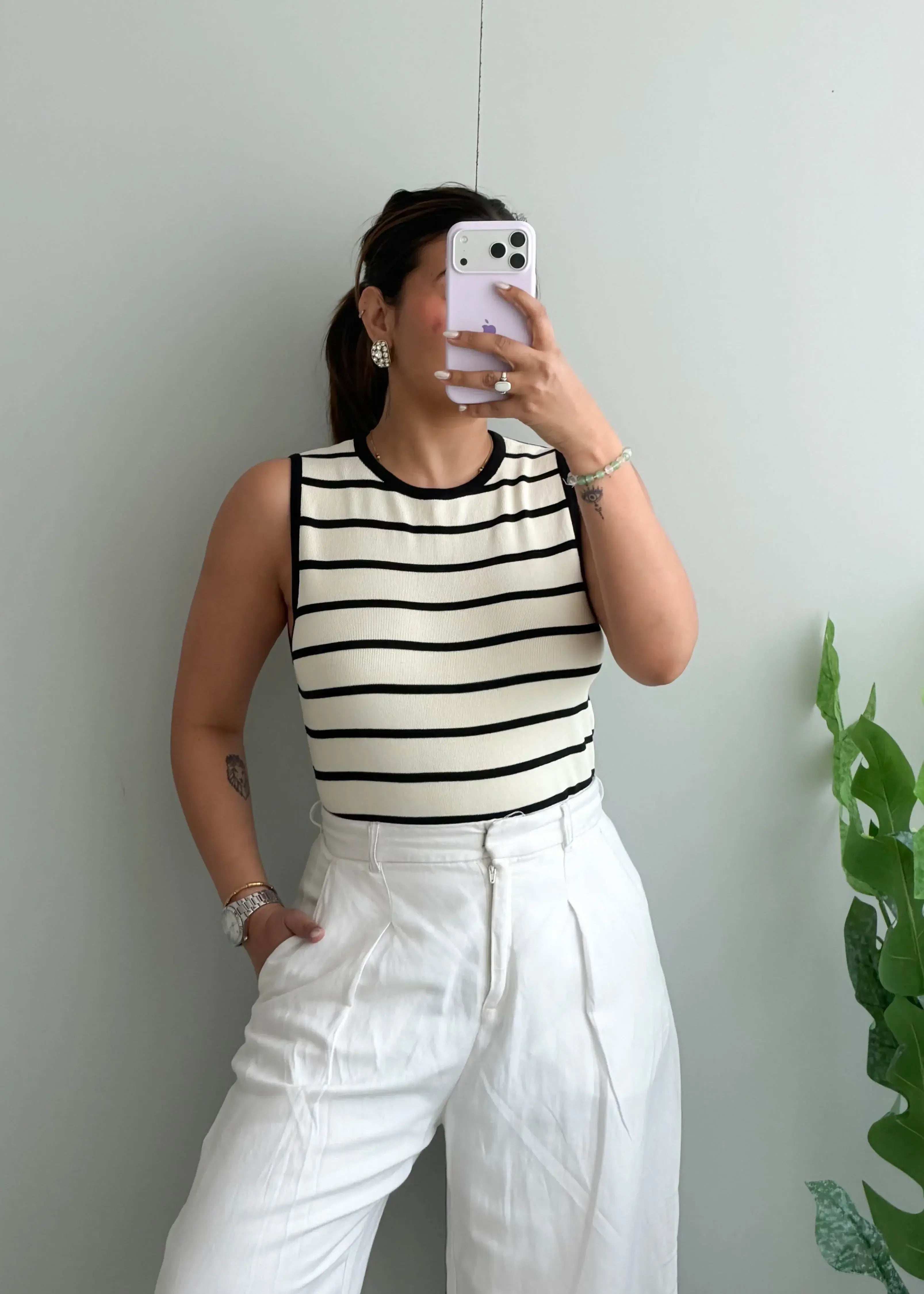 Size M-L, Black & White Striped Sleeveless Top - Closet by Payal
