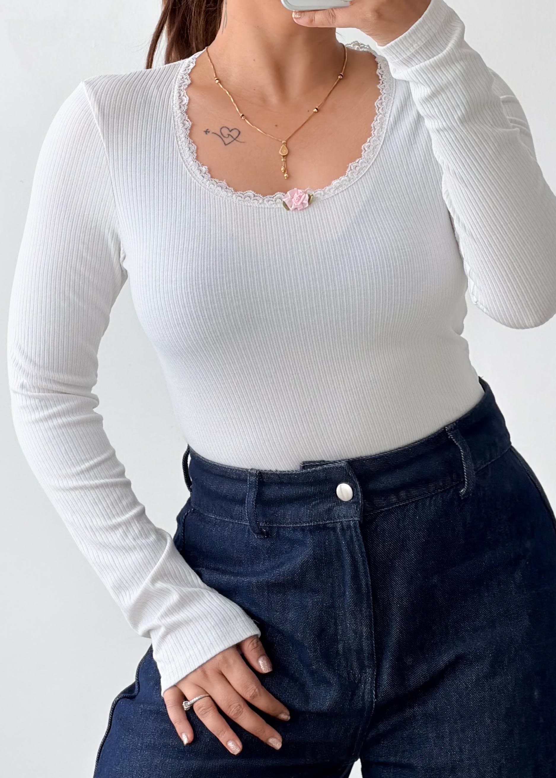 Size S-M White Ribbed Lace Trim Top