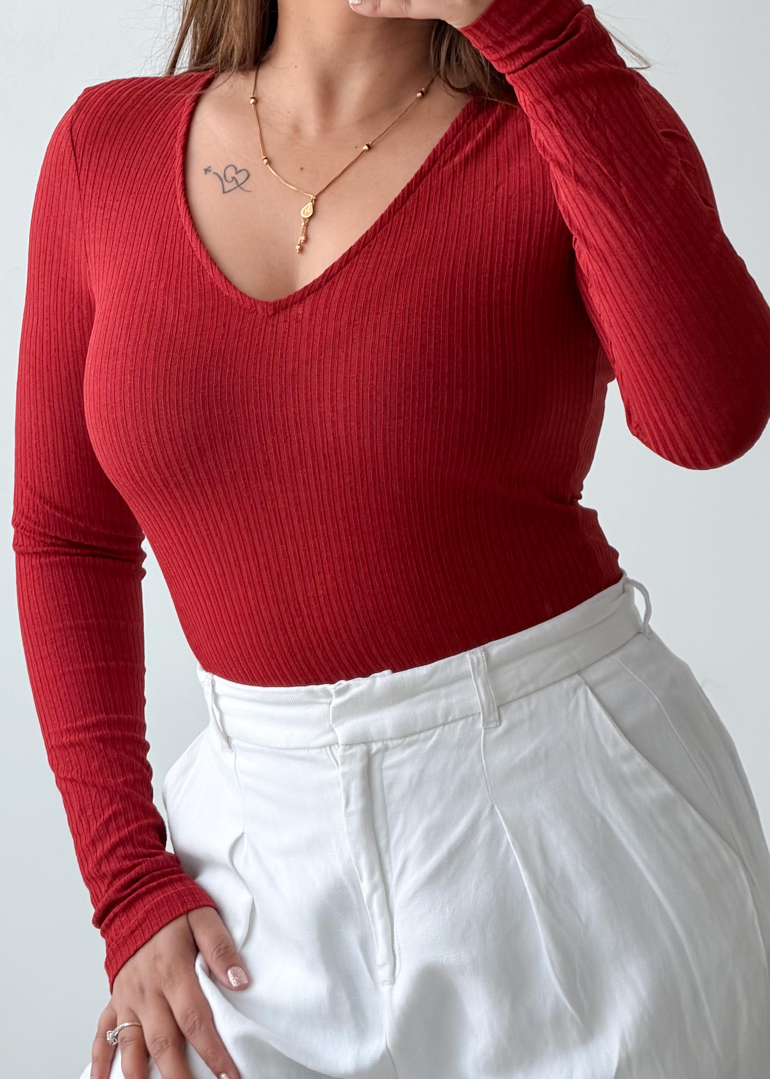 Size S-M Red Ribbed V-Neck Top