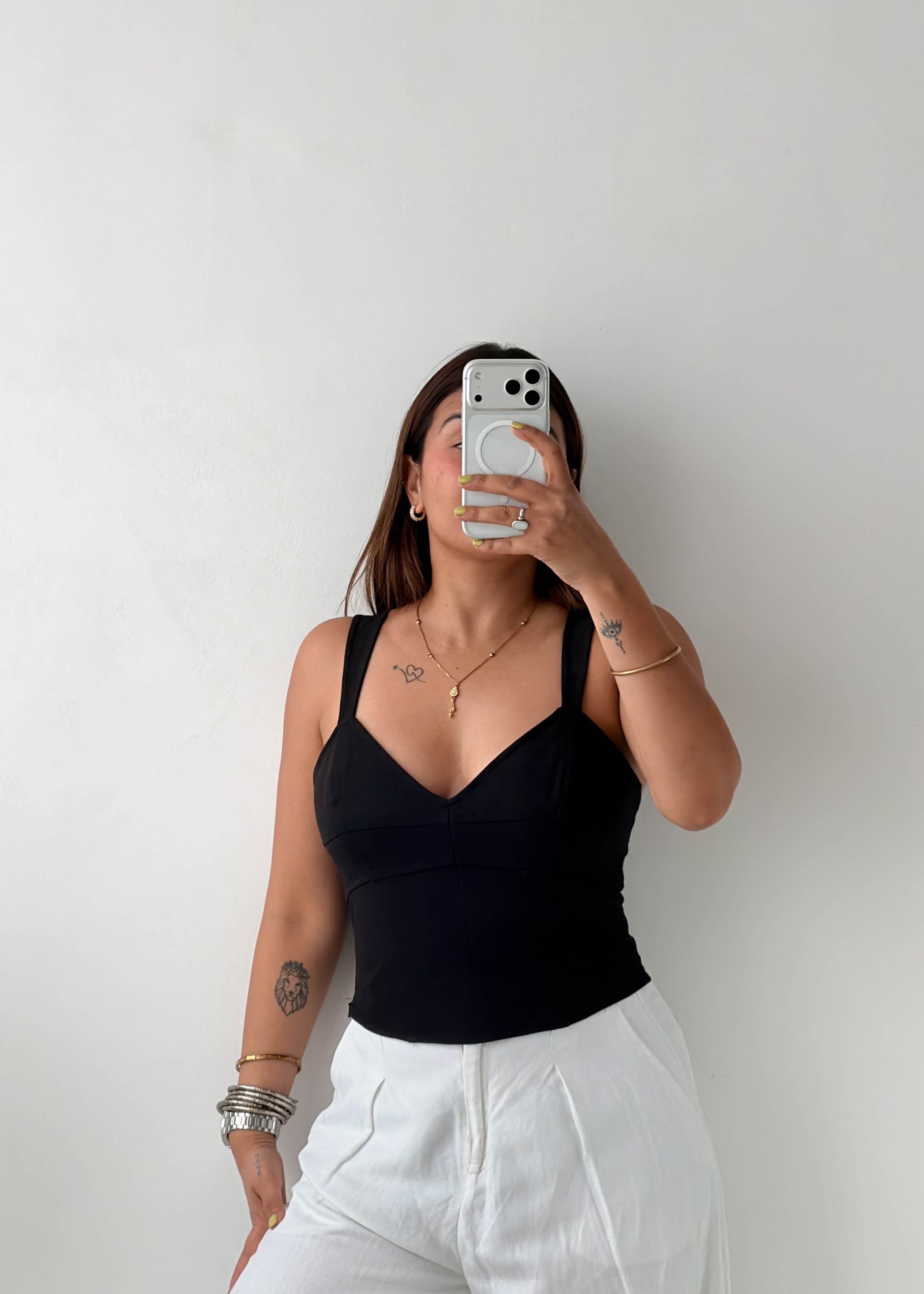 Size M-L Black Structured Tank Top