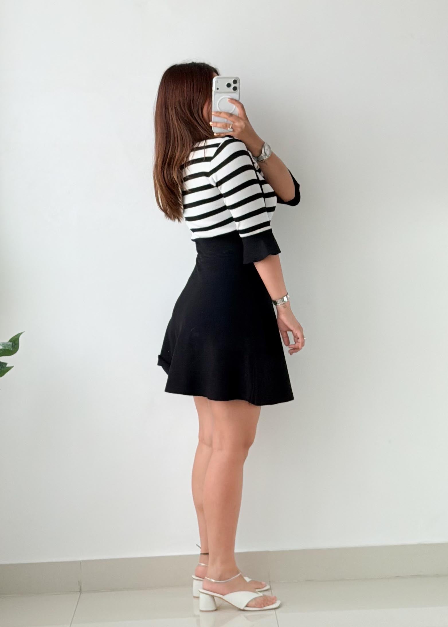 Size XS-S Black & White Contrast Knit Mini Dress
