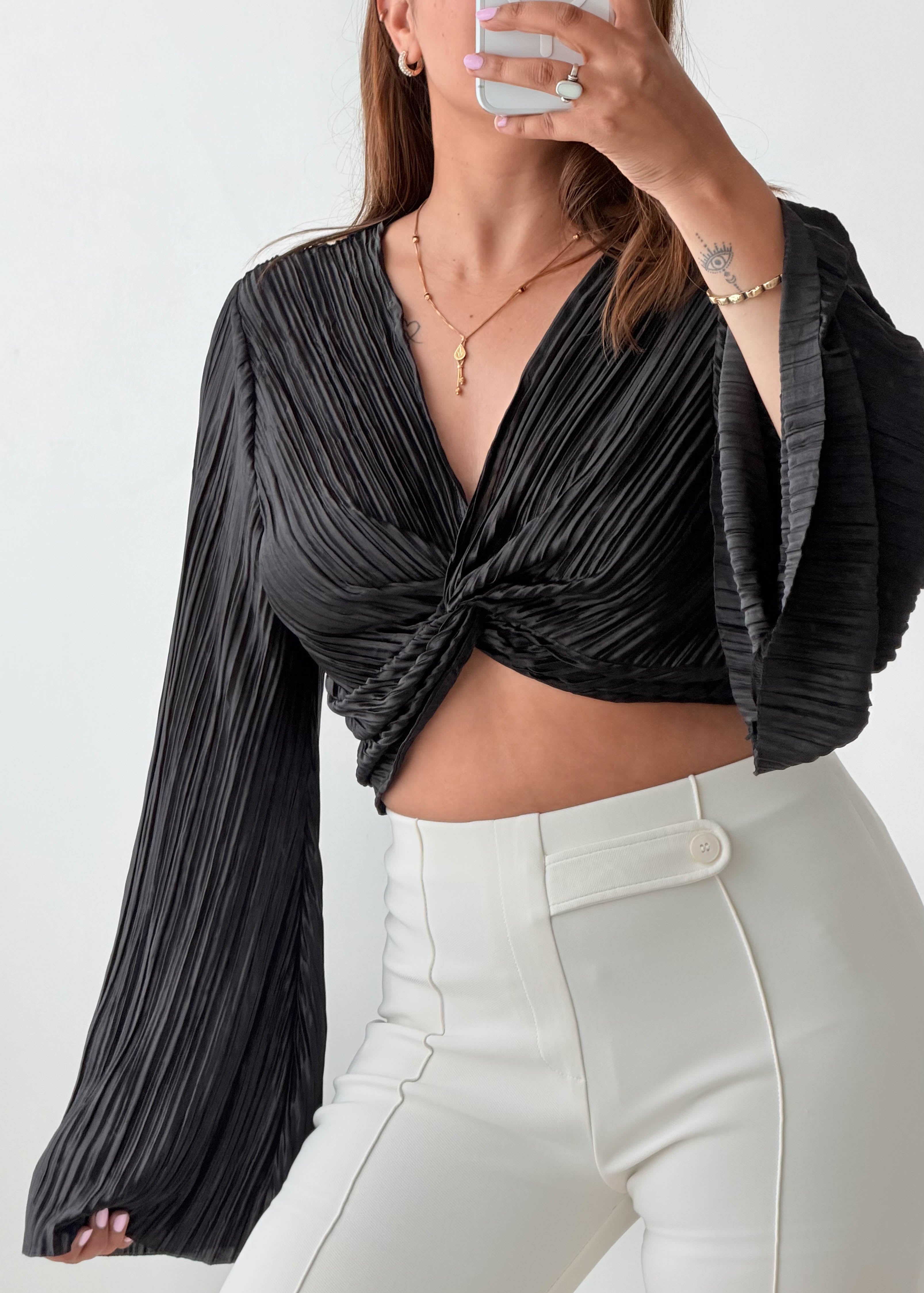 Size M-L Black Twist Front Pleated Crop Top