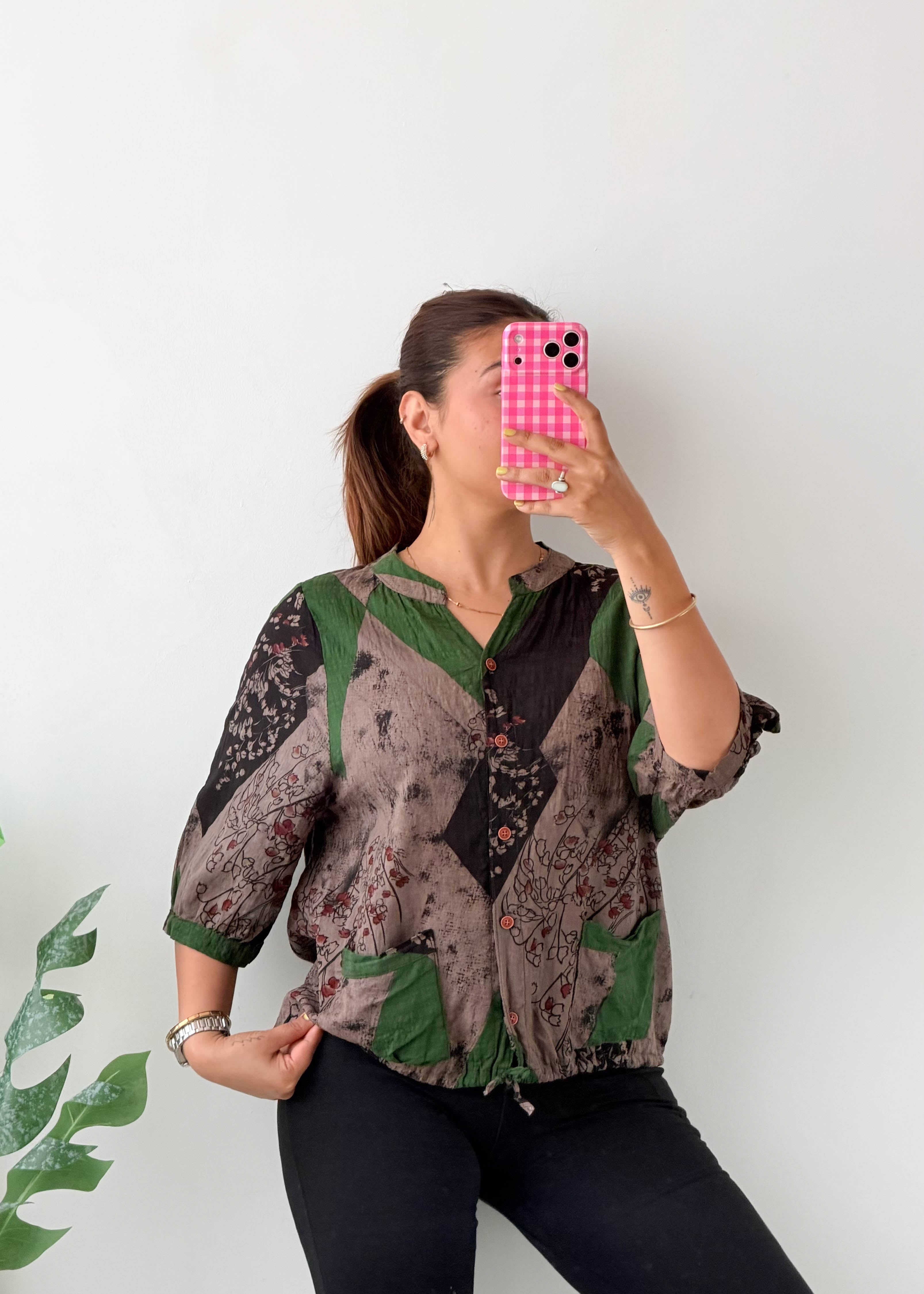 Size M-L Green Abstract Print Top