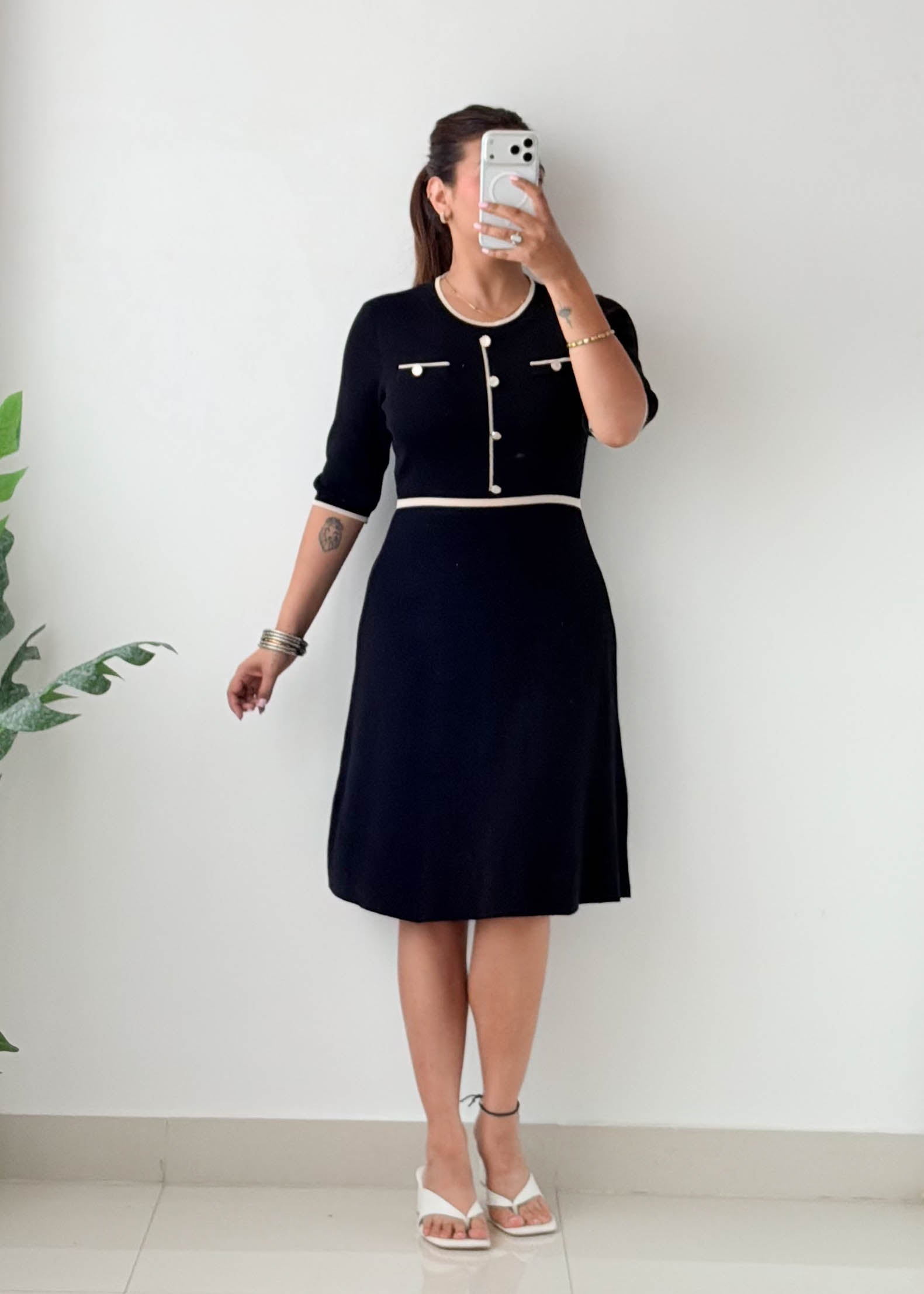 Size S-M Black Contrast Trim Knit Midi Dress