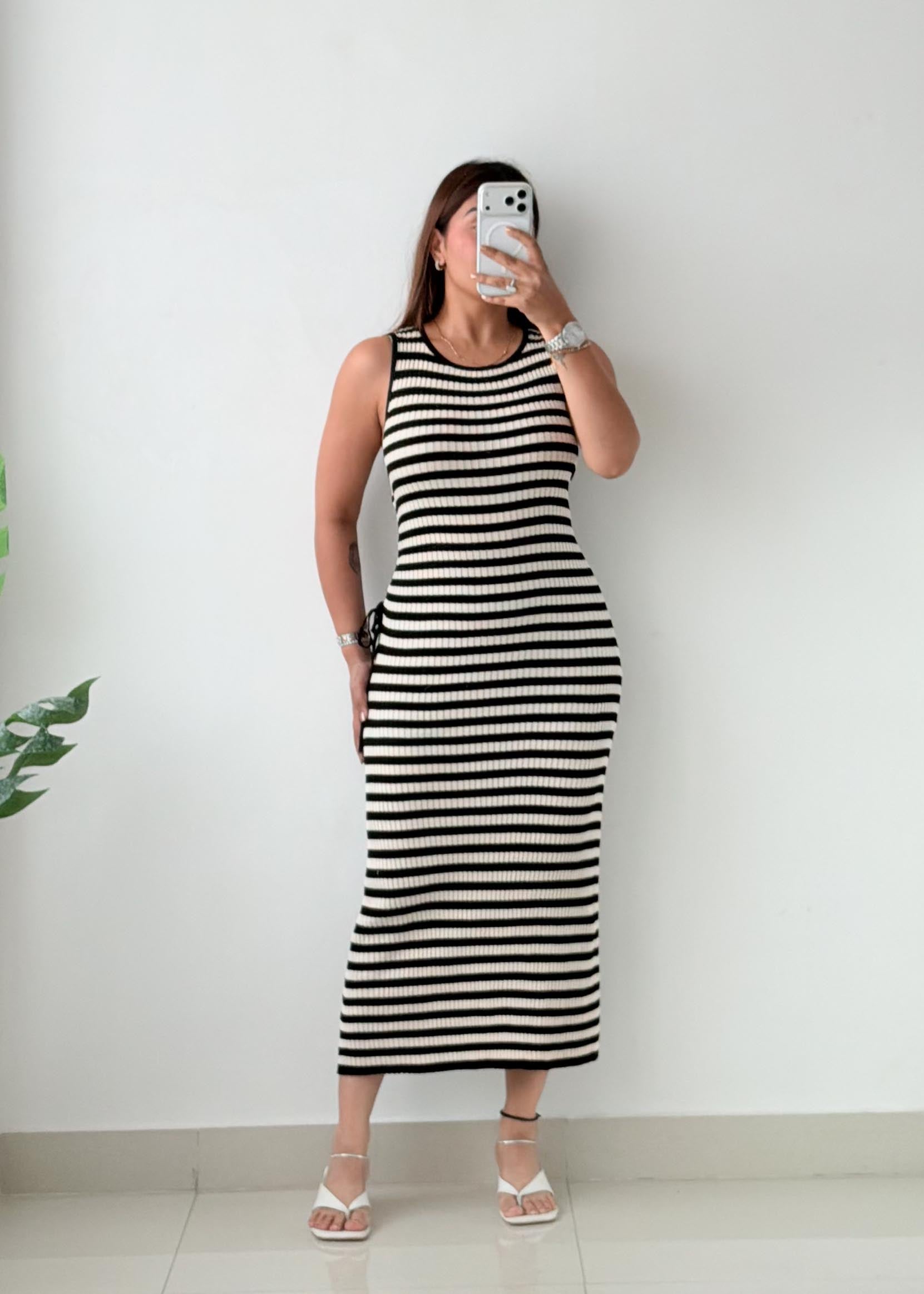 Size M-L Black & Cream Striped Ribbed Knit Maxi Dress