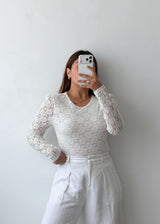 Size M White Floral Lace Long Sleeve Top