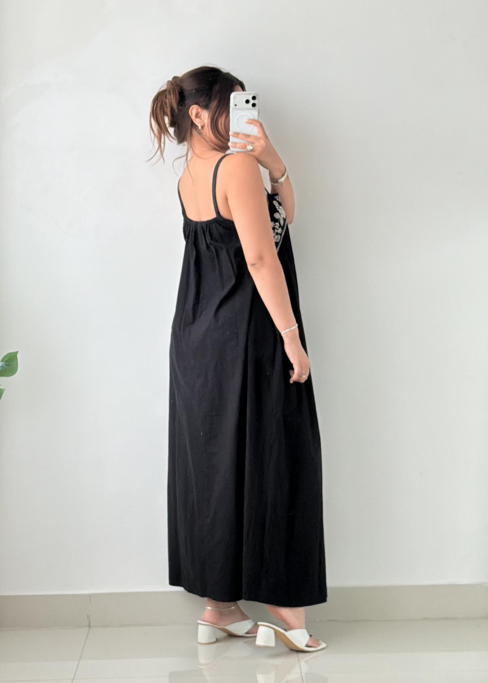 Size L-XL Black Embroidered Flowy Maxi Dress
