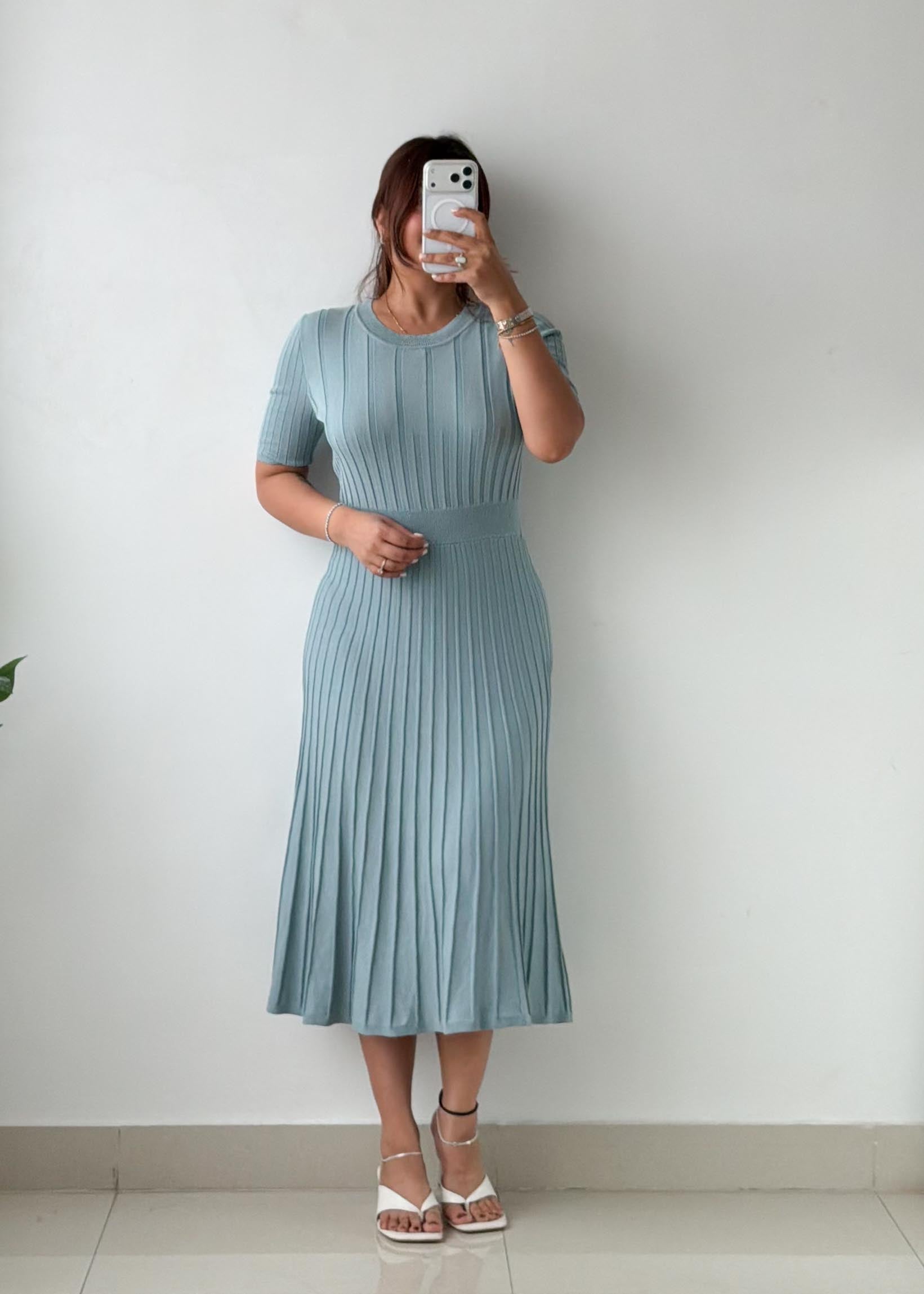 Size M-L Sage Green Pleated Knit Midi Dress