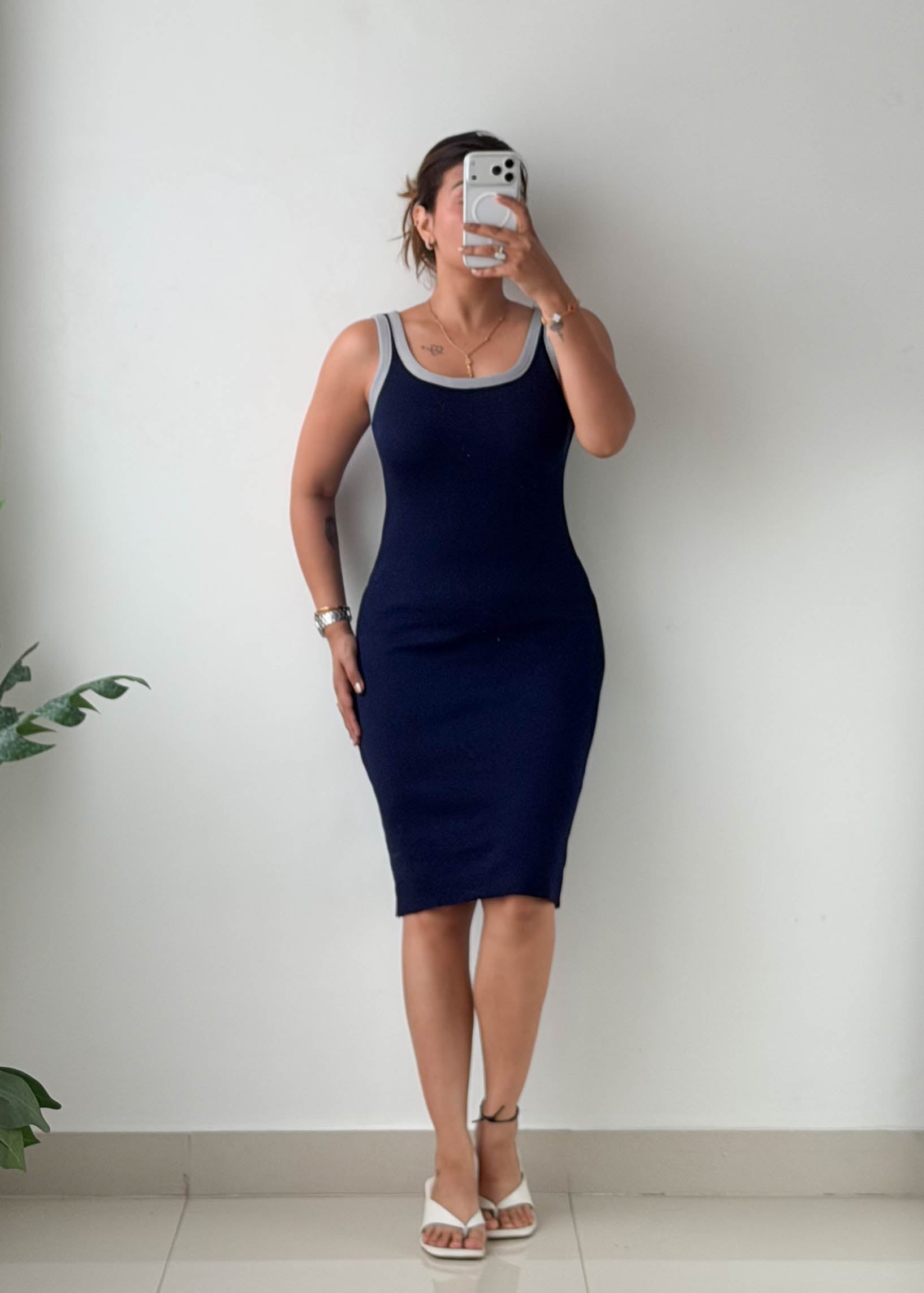 Size S-M Navy Contrast Trim Ribbed Knit Midi Dress