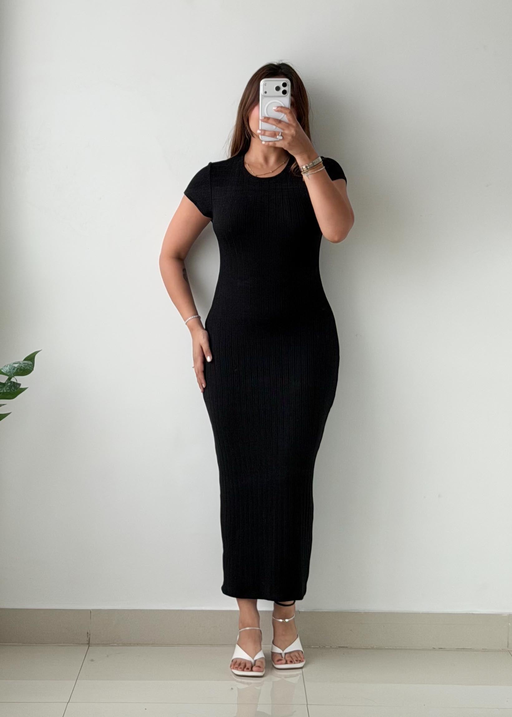 Size S-M Black Ribbed Knit Maxi Dress
