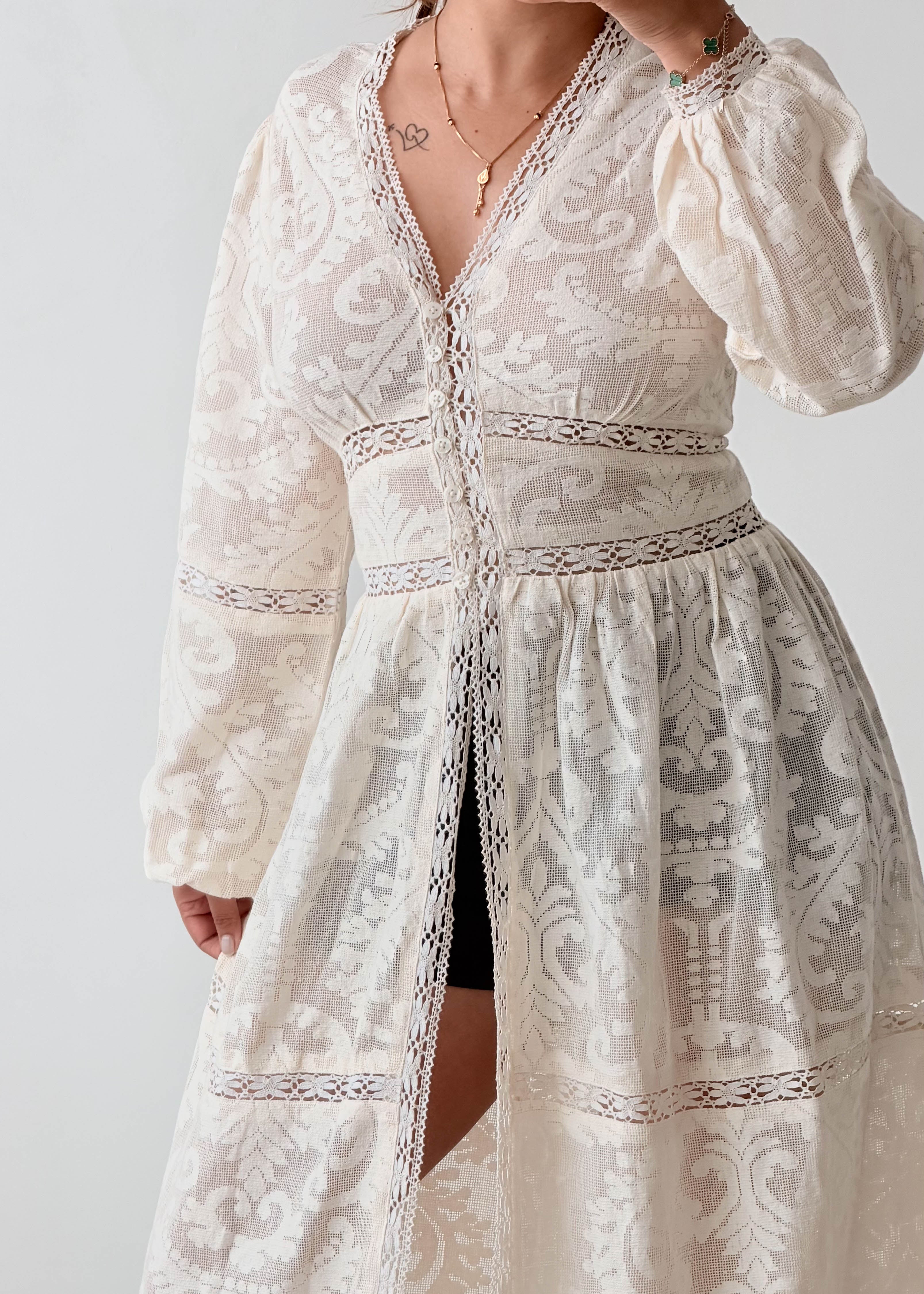 Size M-L White Embroidered Lace Maxi Dress