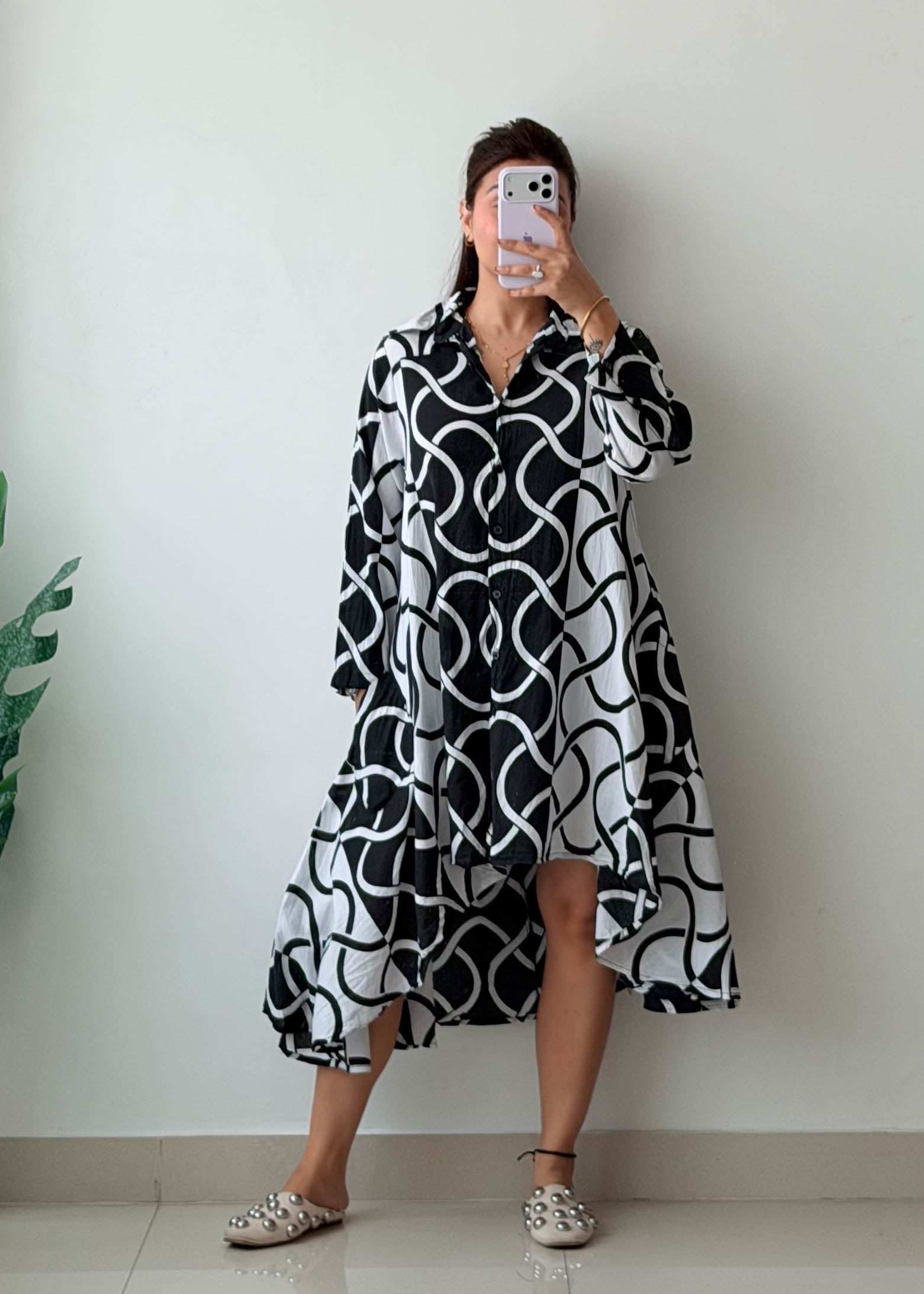 Size S-M Black White Abstract Shirt Dress