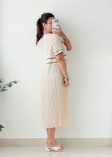 Size M-L Cream Contrast Trim Pleated Knit Midi Dress