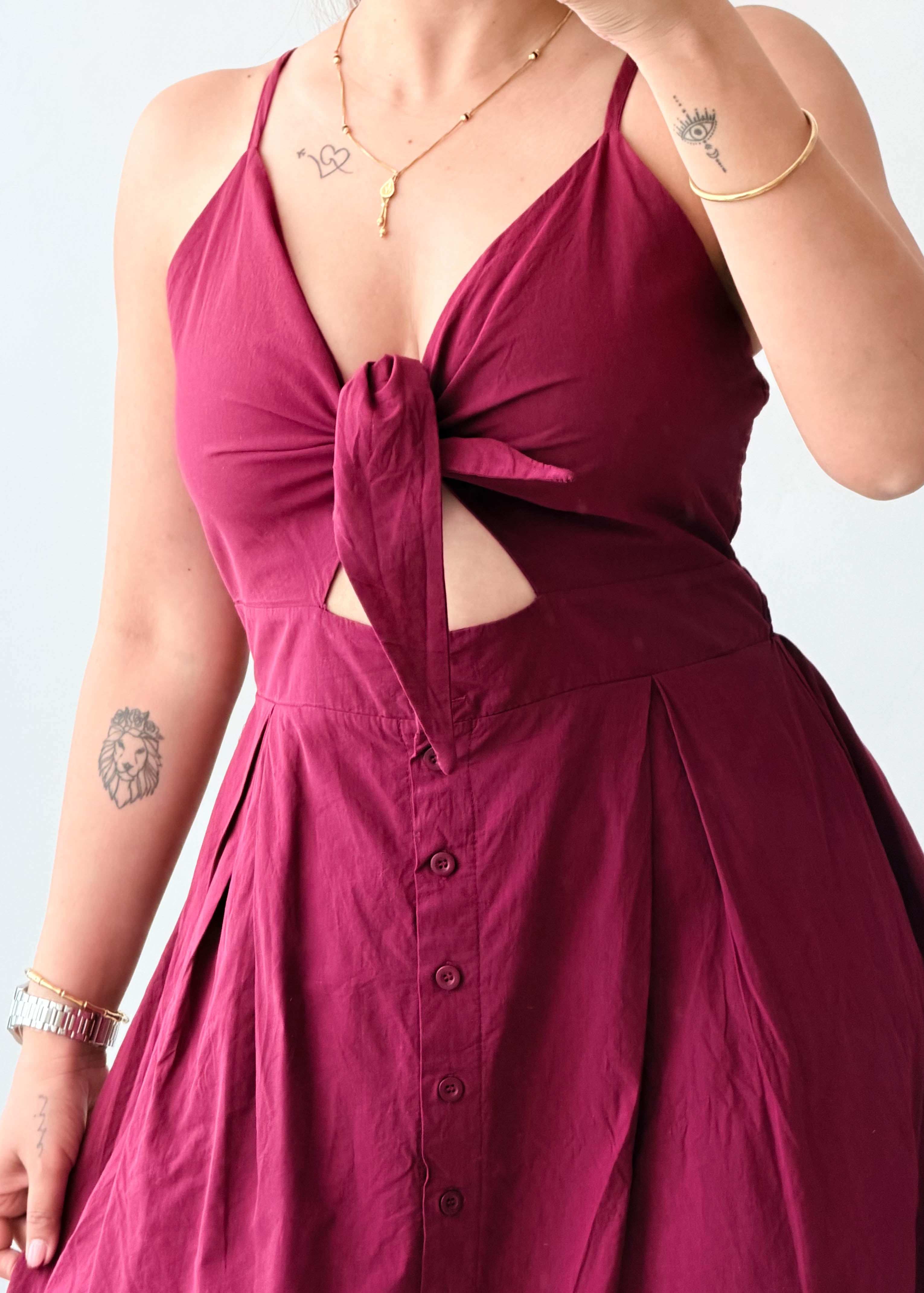 Size M-L Wine Cotton Cut-Out Midi Dress