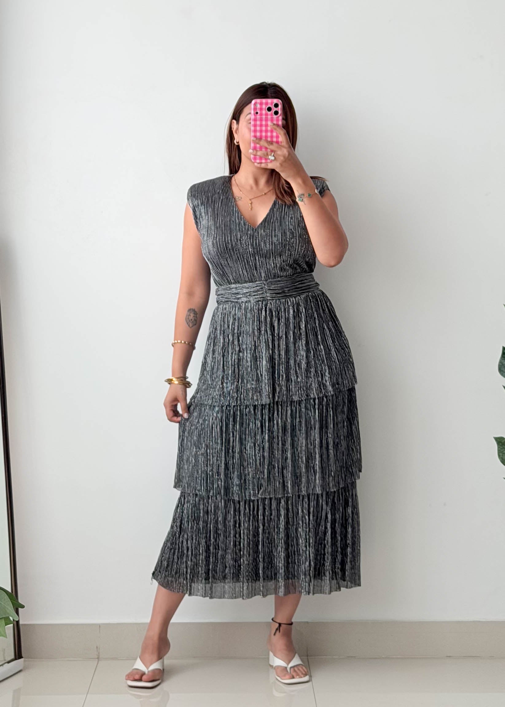 Size M-L Silver Pleated Midi Dress