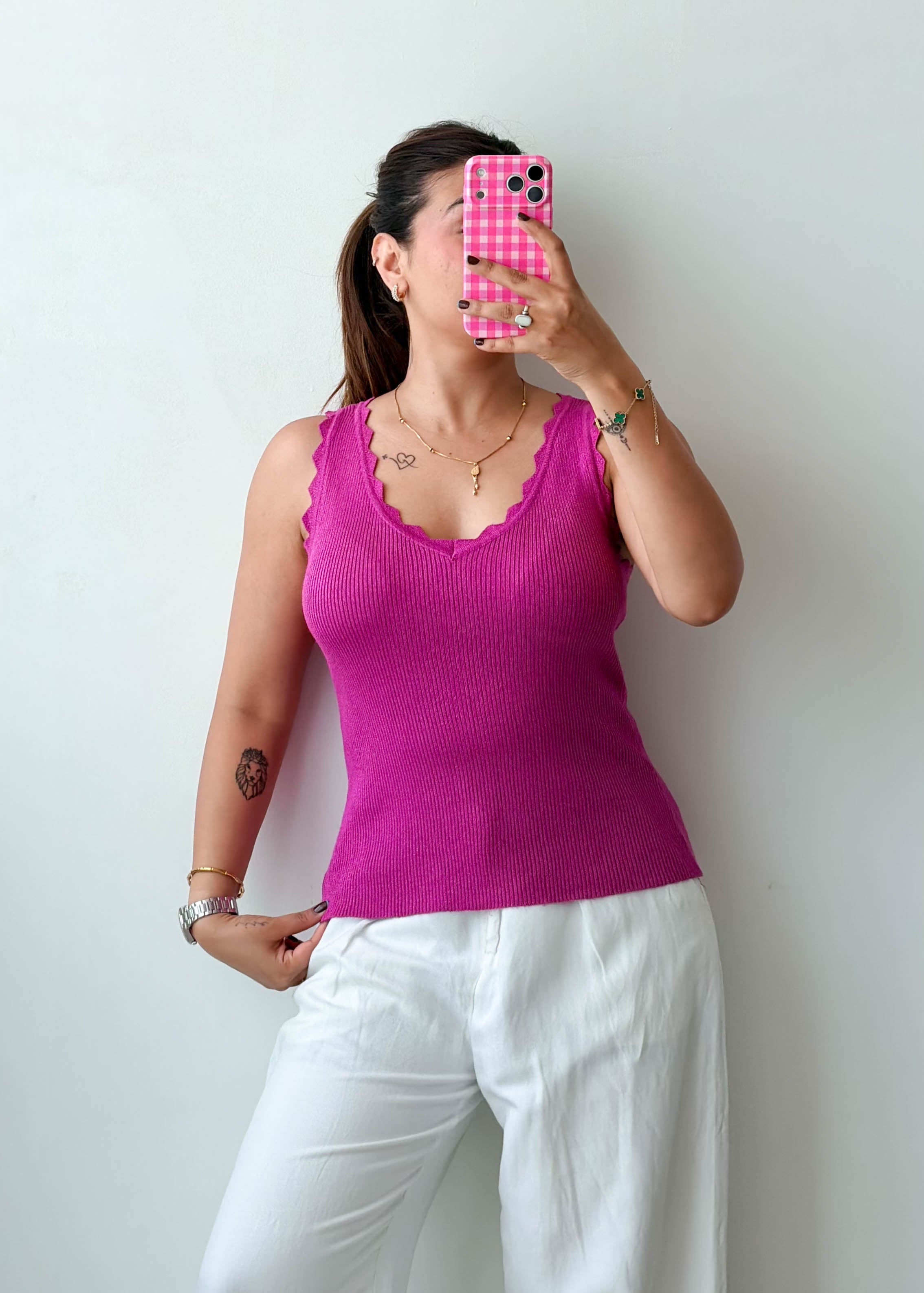 Size M-L Fuchsia Scallop Neck Ribbed Top