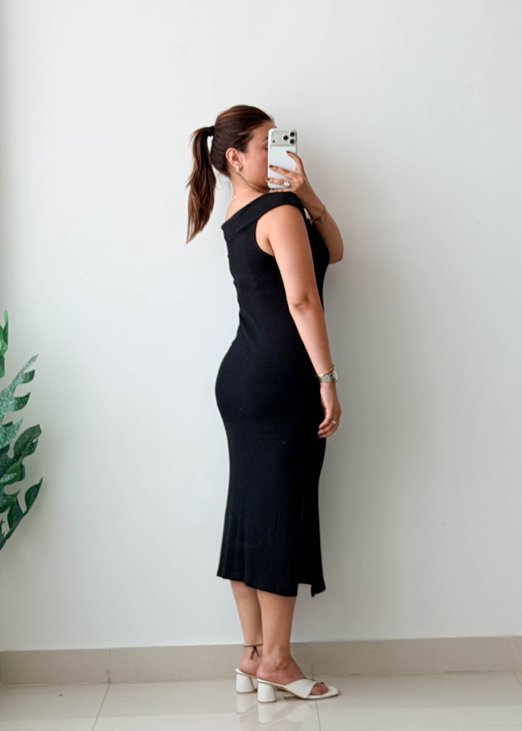 Size M-L Black Off-Shoulder Midi Dress