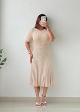 Size XS-S Cream Pleated Knit Midi Dress