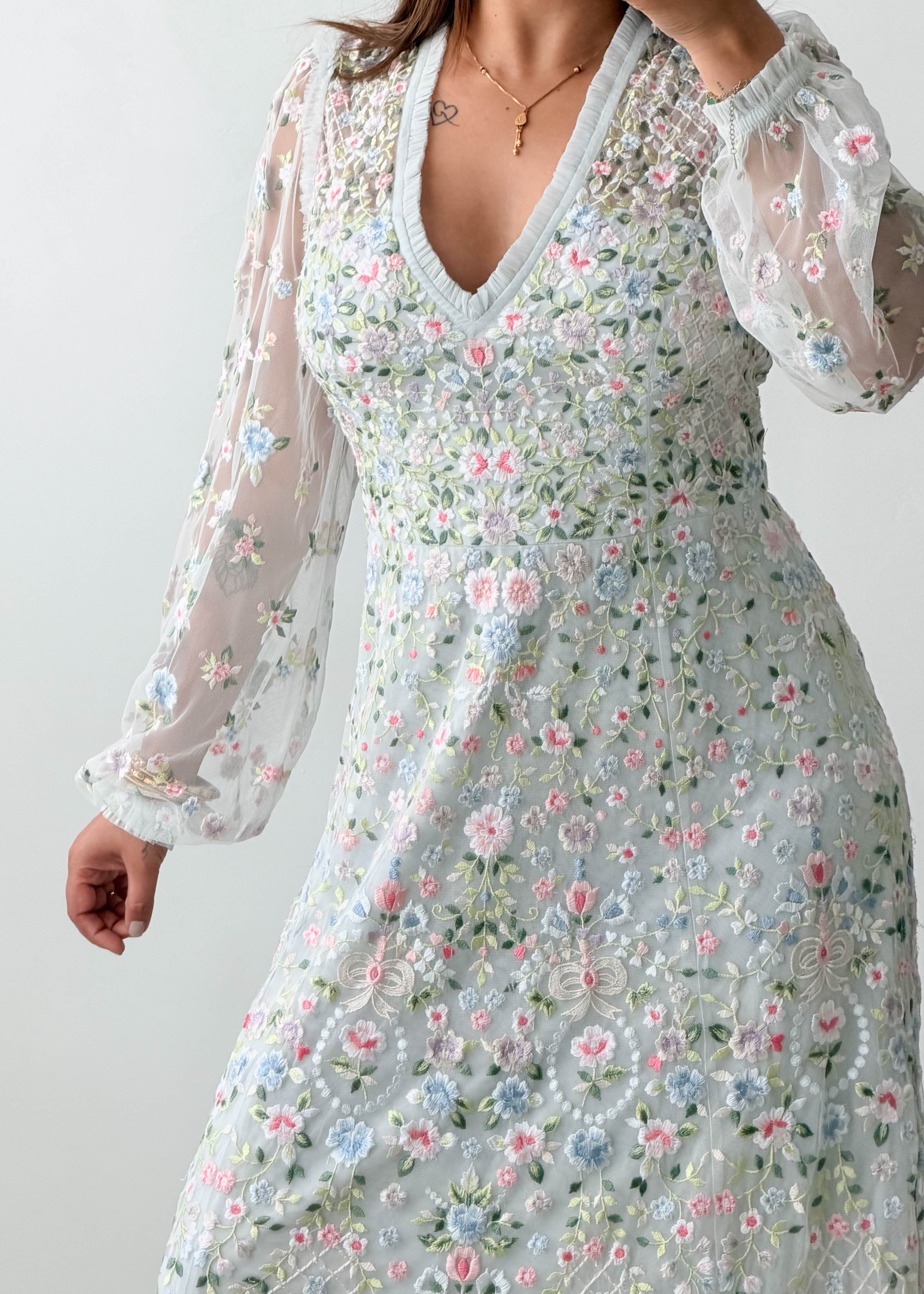 Size M-L White Embroidered Maxi Dress