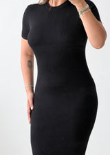 Size M-L Black Ribbed Knit Midi Dress
