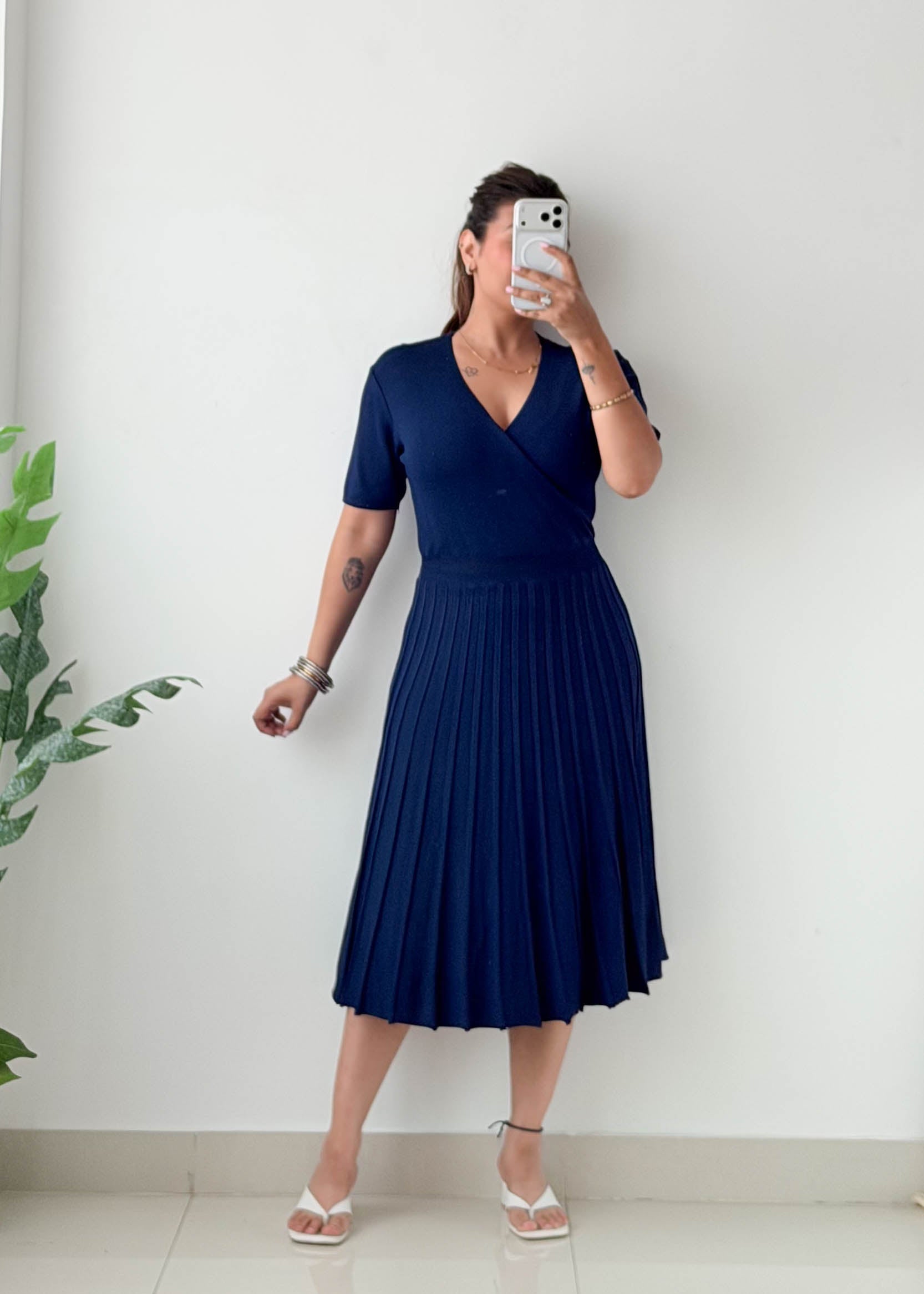 Size M-L Navy Pleated Wrap Knit Midi Dress