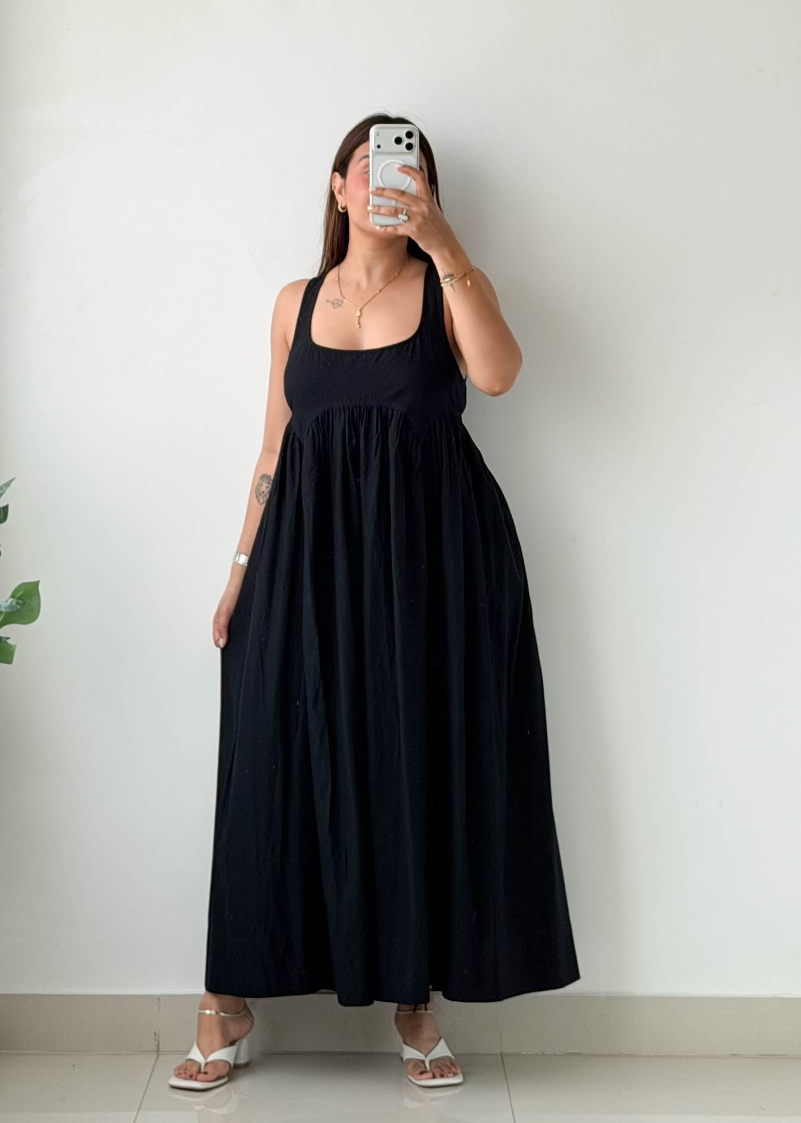 Size S-M Black Sleeveless Maxi Dress