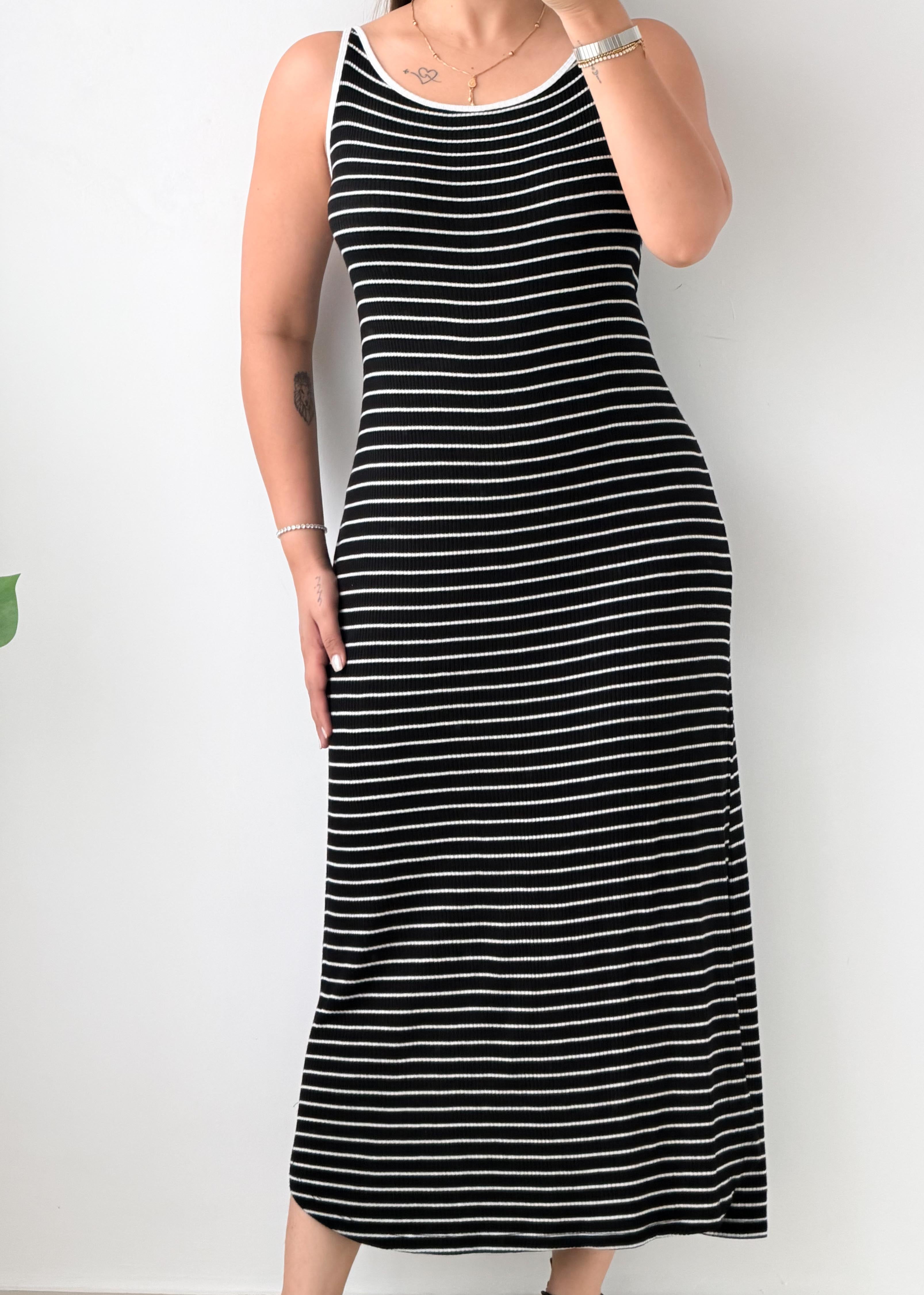 Size M-L Black & White Striped Knit Maxi Dress