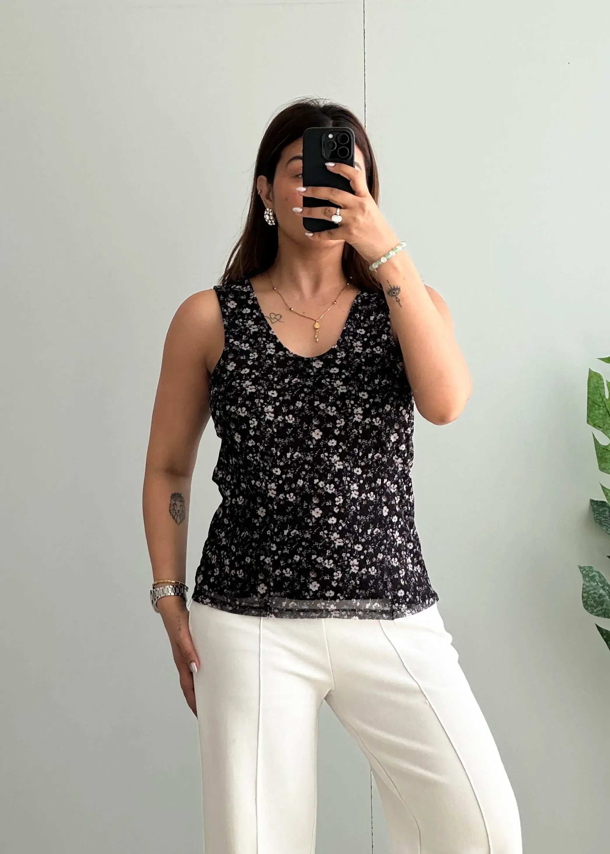 Size M-L, Y2K Black Floral Print Sleeveless Top - Closet by Payal