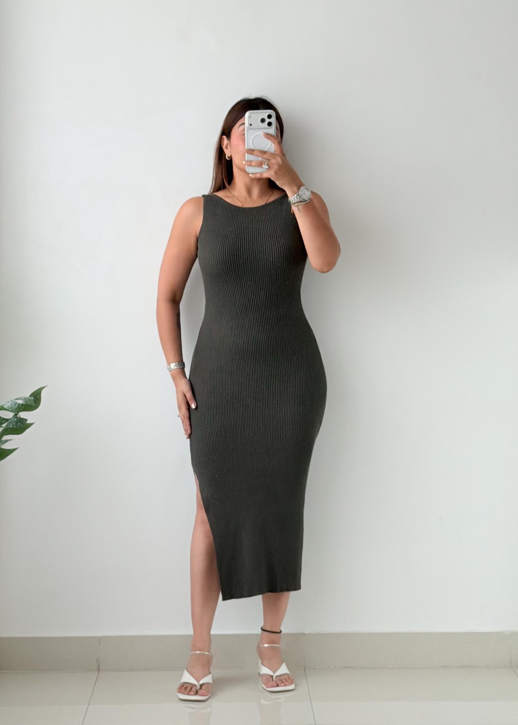 Size S-M Olive Ribbed Knit Maxi Dress