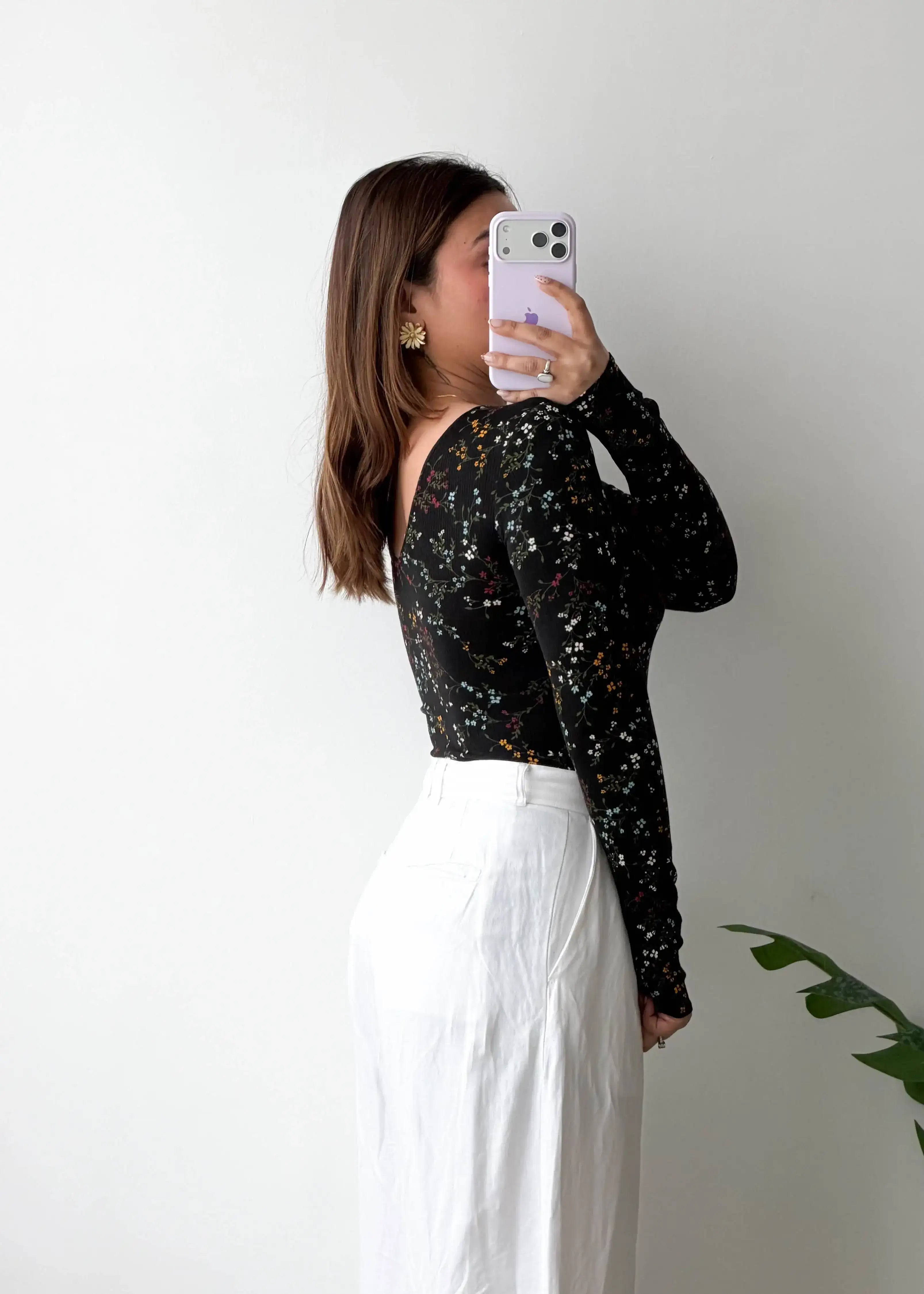Size S-M, Black Floral V-Neck Full Sleeve Bodysuit
