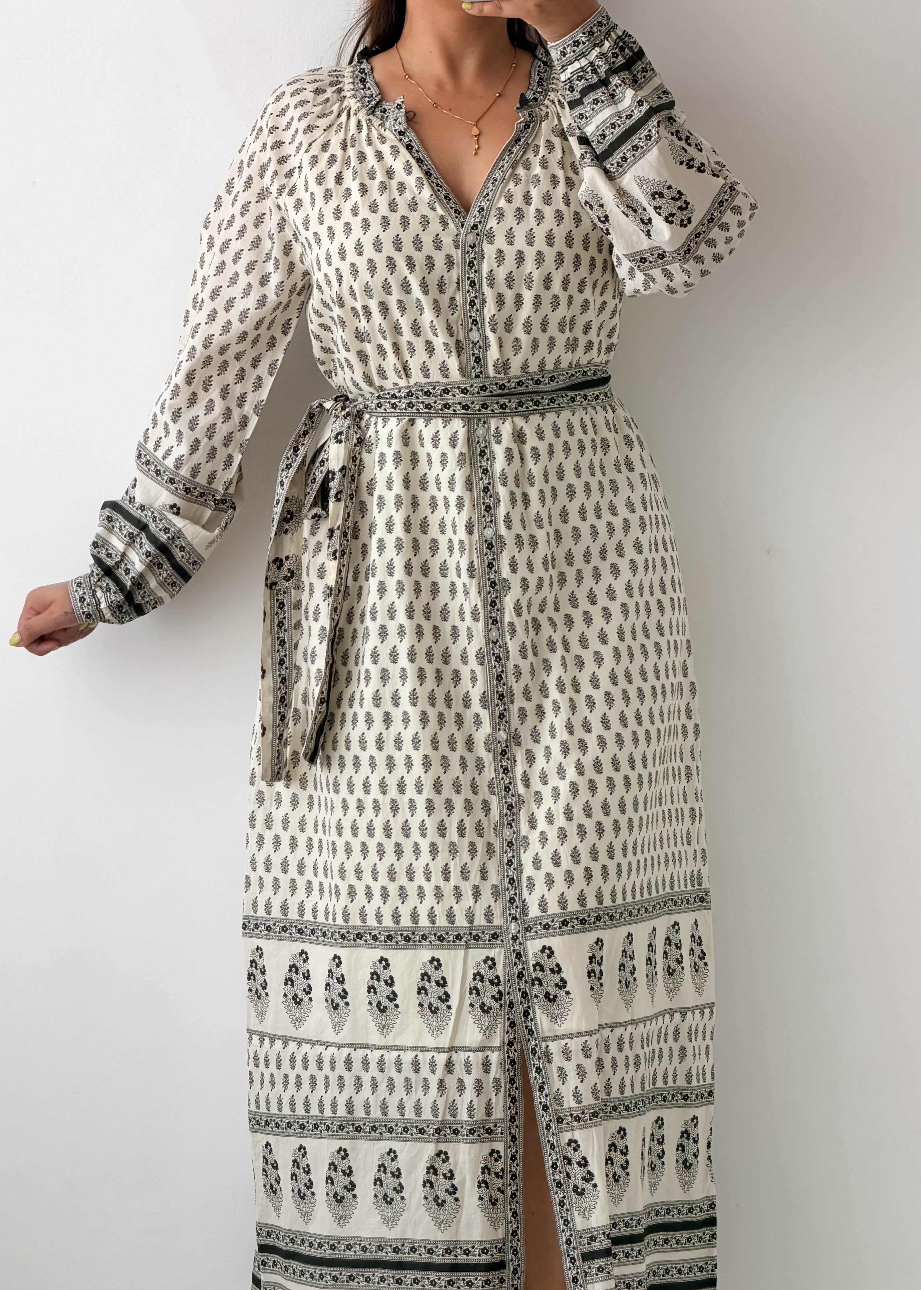 Size M-L Ivory Printed Belted Maxi Dress