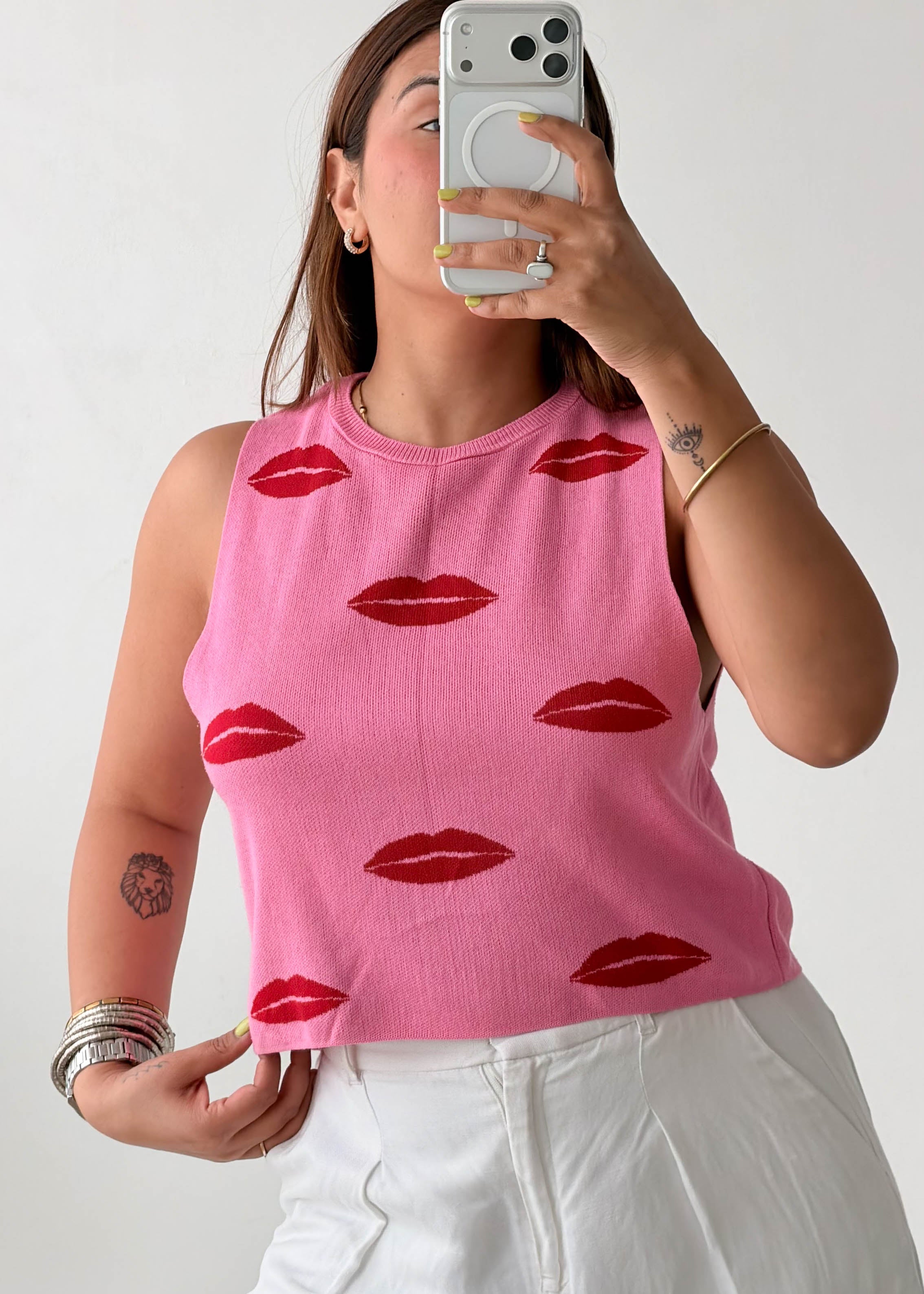 Size M Pink Lip Print Tank Top